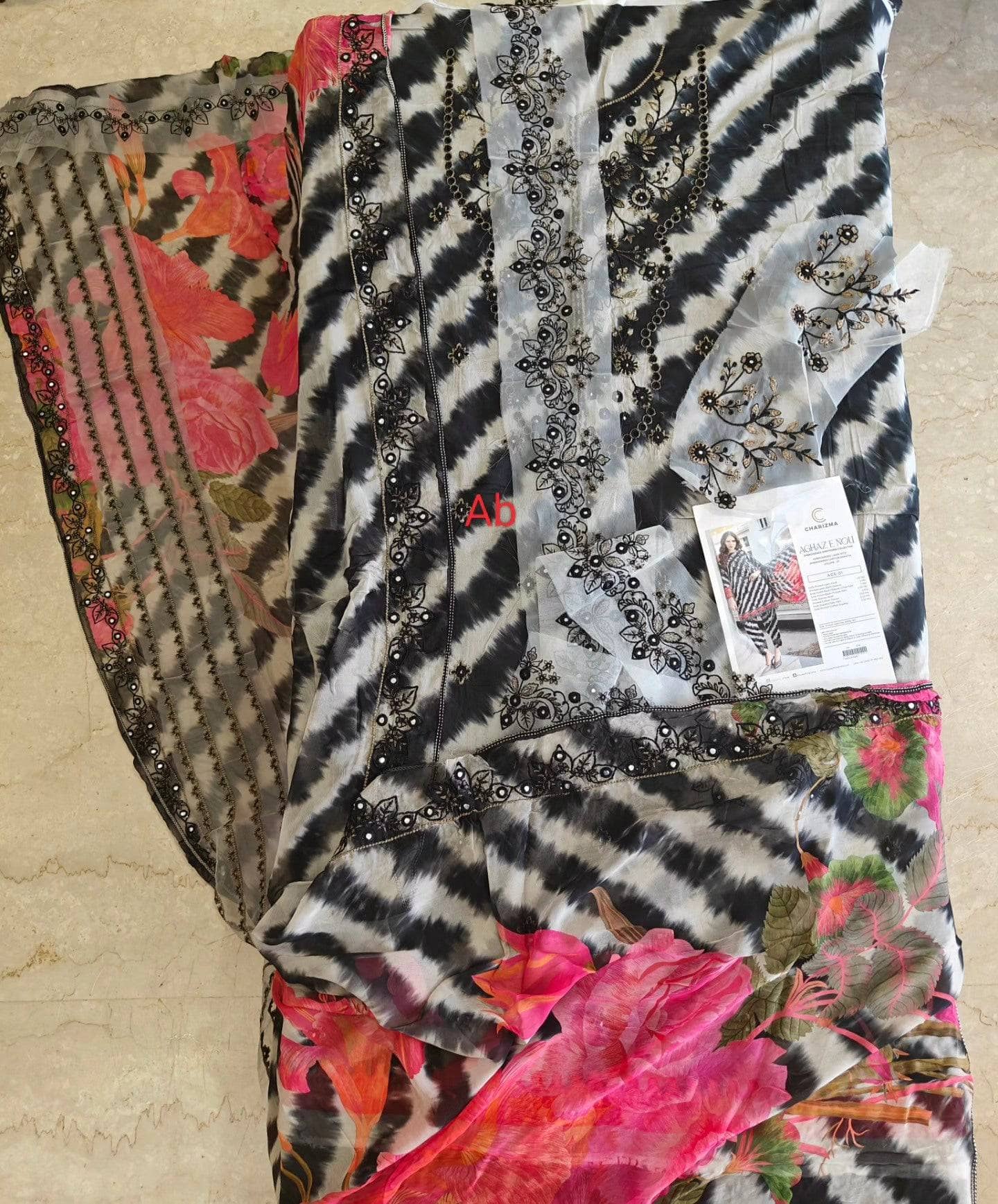 img_charizma_lawn_awwal_boutique