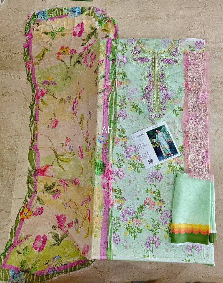 img_roheenaz_lawn_awwal_boutique