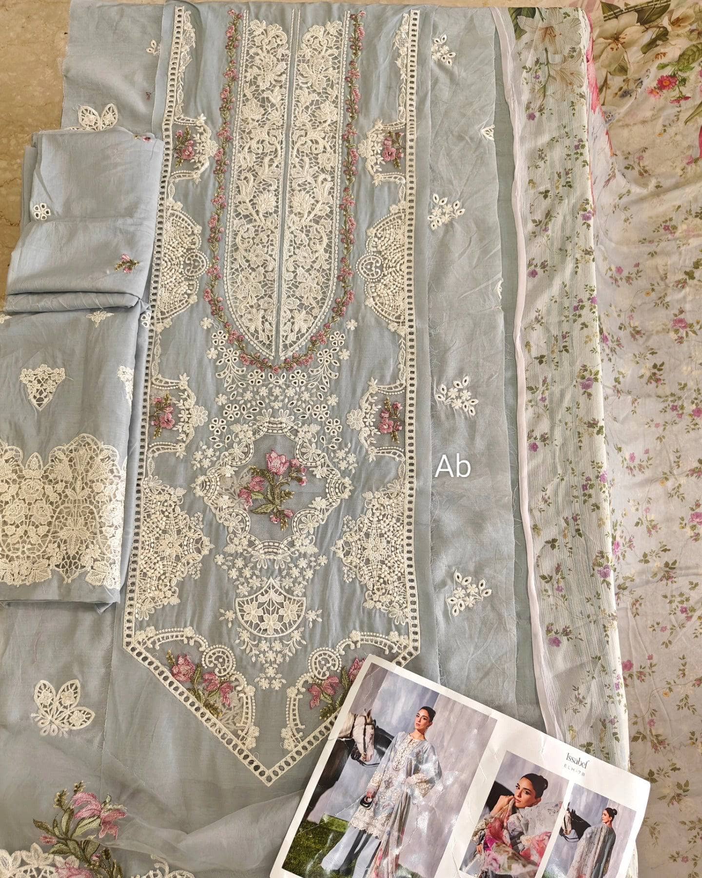 img_open_pic_elaf_lawn_awwal_boutique