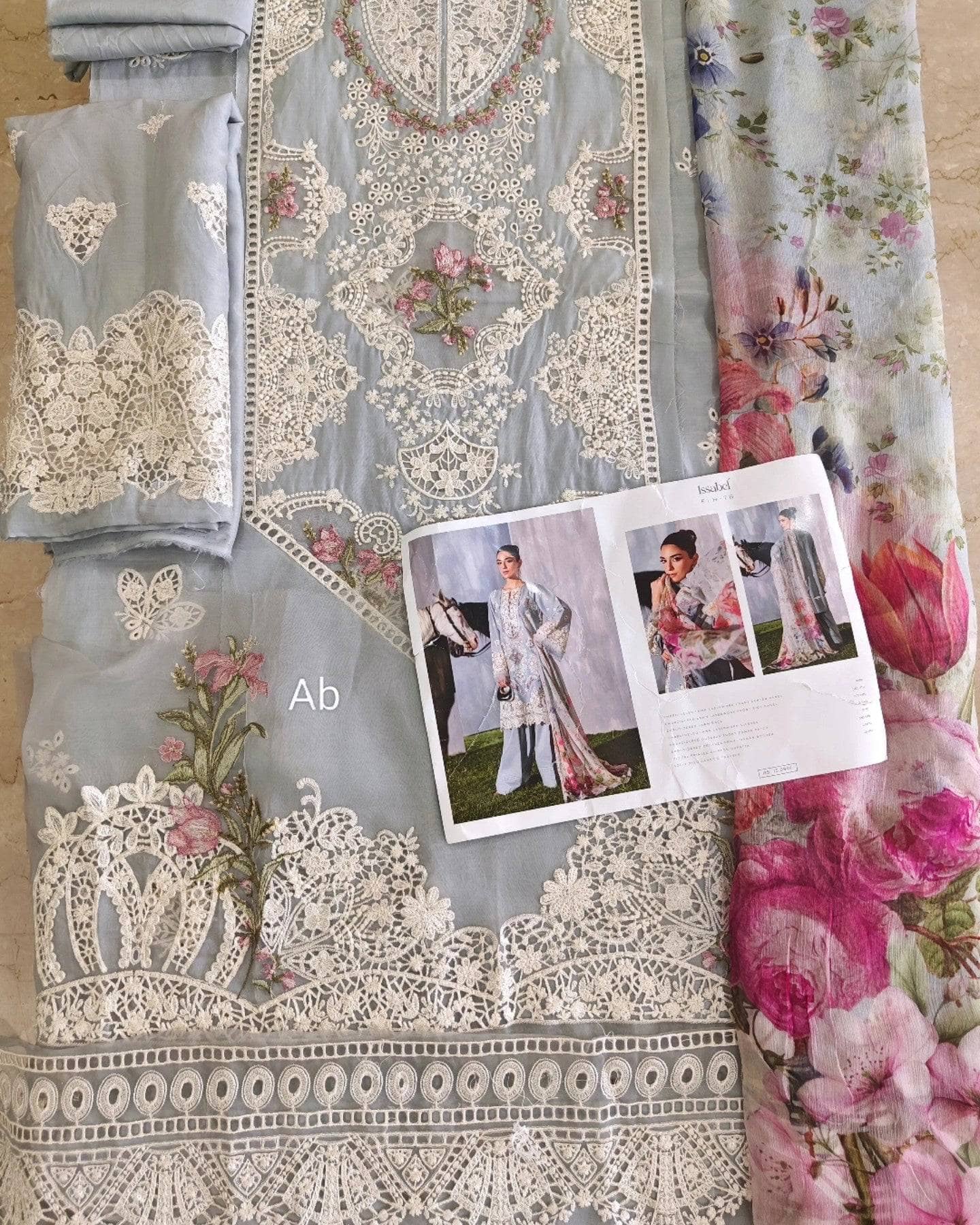 img_open_pic_elaf_lawn_awwal_boutique