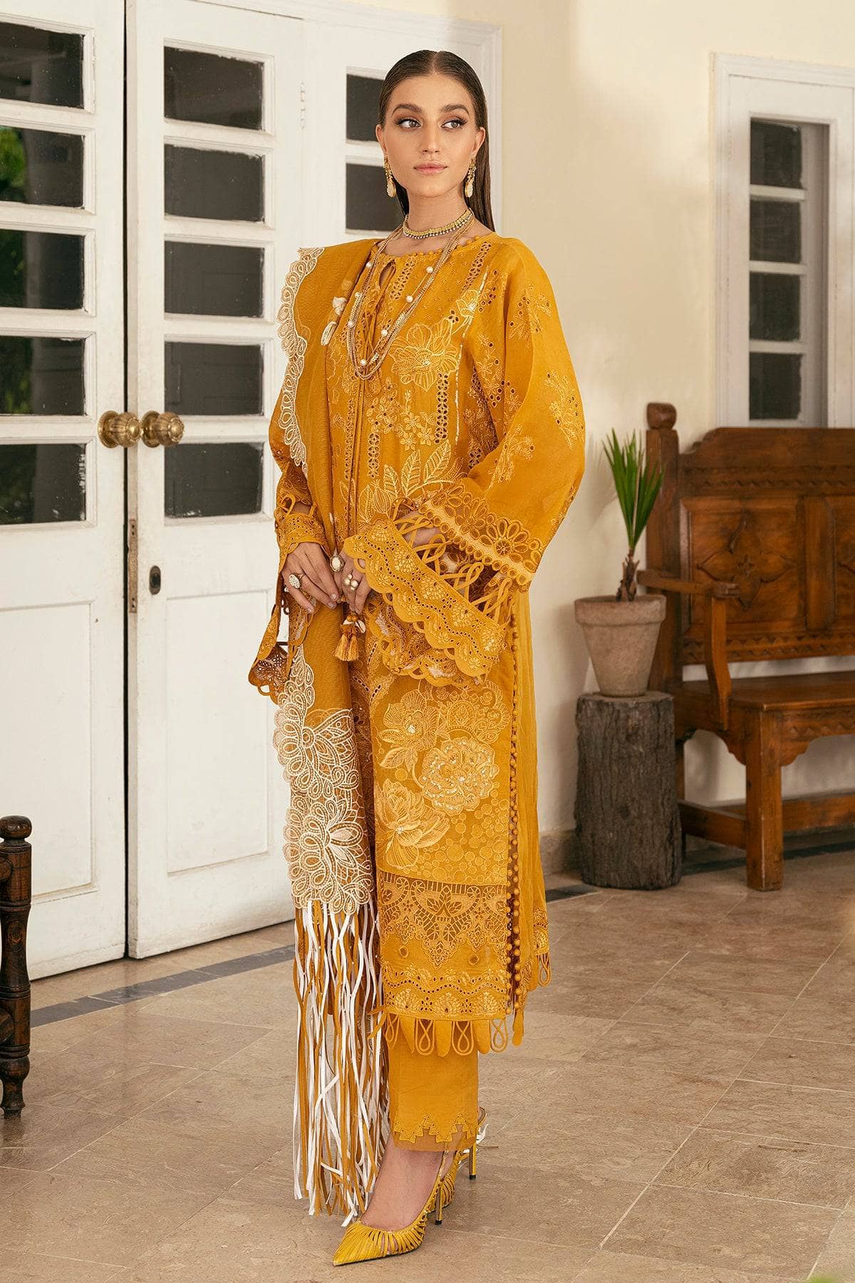 img_baroque_swiss_voil_awwal_boutique