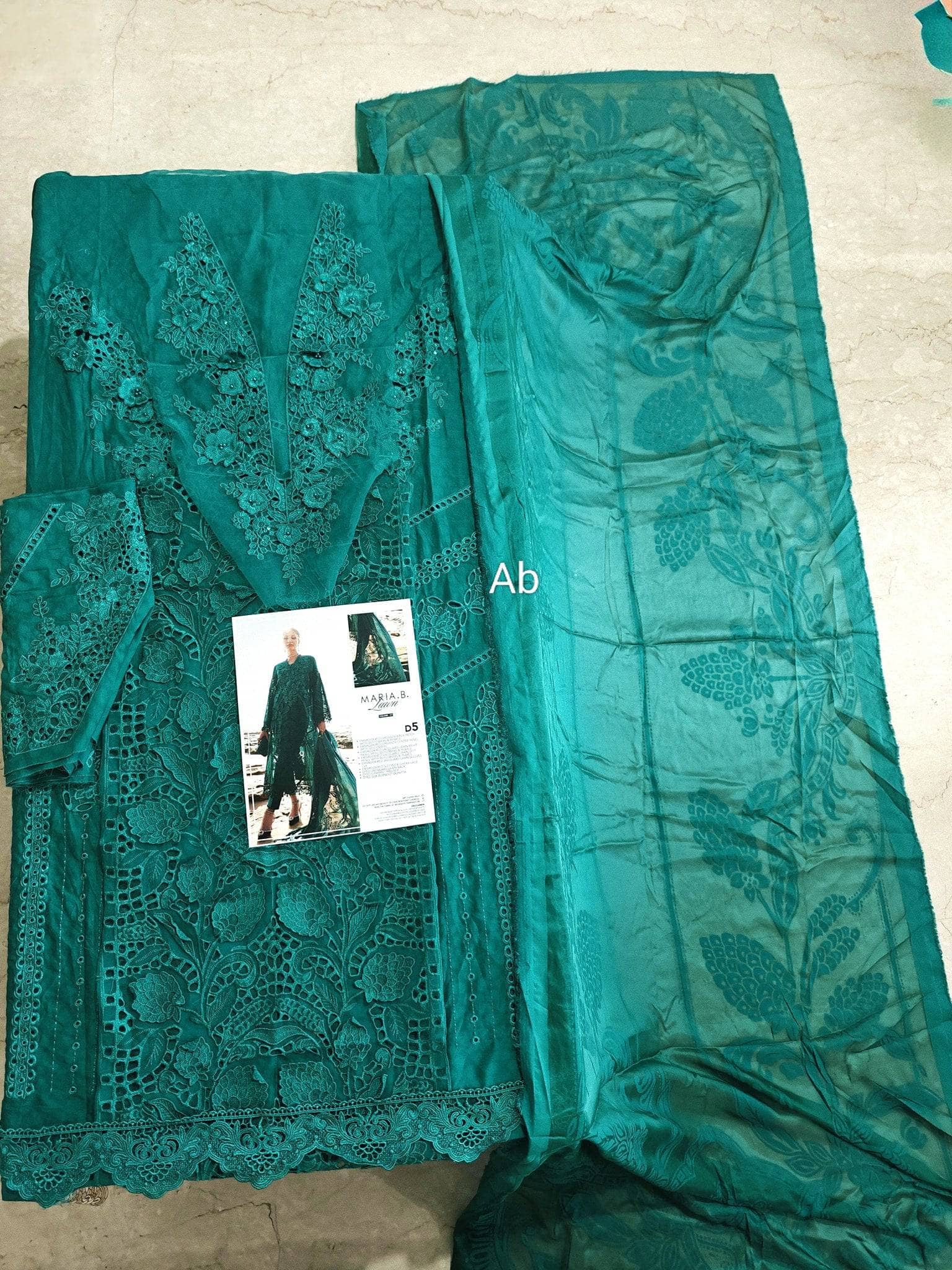 img_maria_b_lawn_awwal_boutique