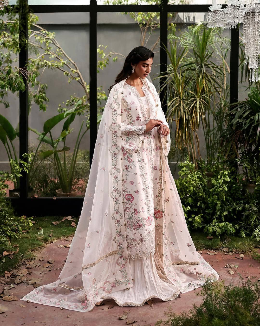 img_afrozeh_la_fuchsia_wedding_bridal_awwal_boutique