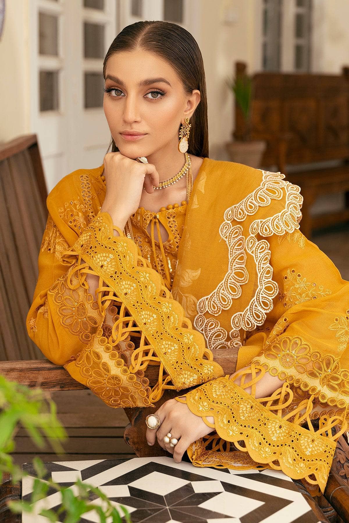 img_baroque_swiss_voil_awwal_boutique