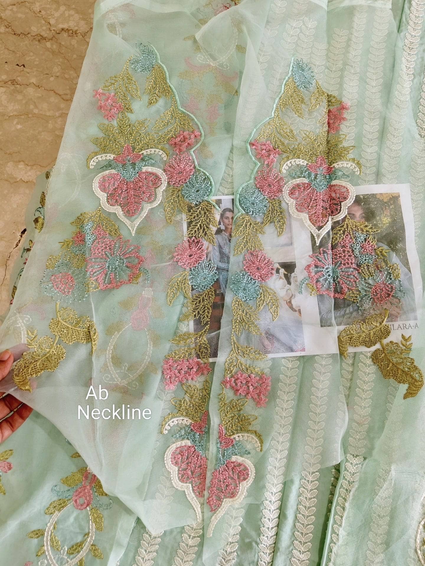 img_saira_shakira_lawn_awwal_boutique