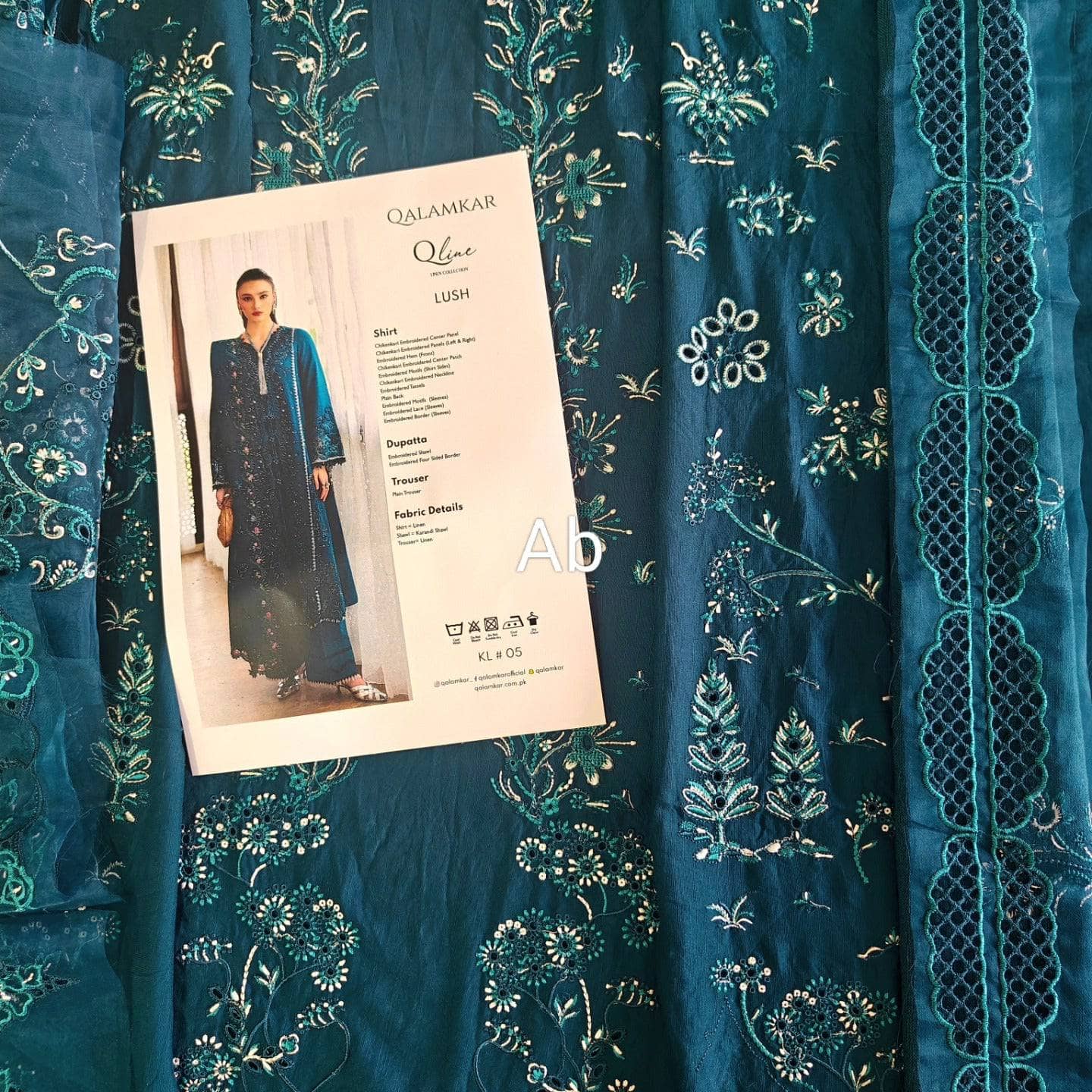 img_qalamkar_q_line_linen_awwal_boutique