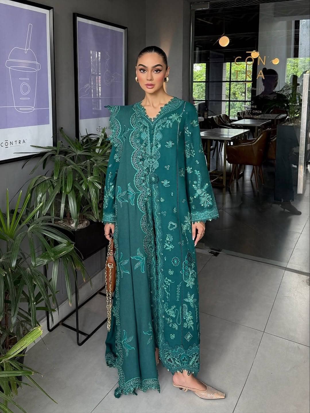 img_spotted_in_qalamkar_q_line_linen_awwal_boutique