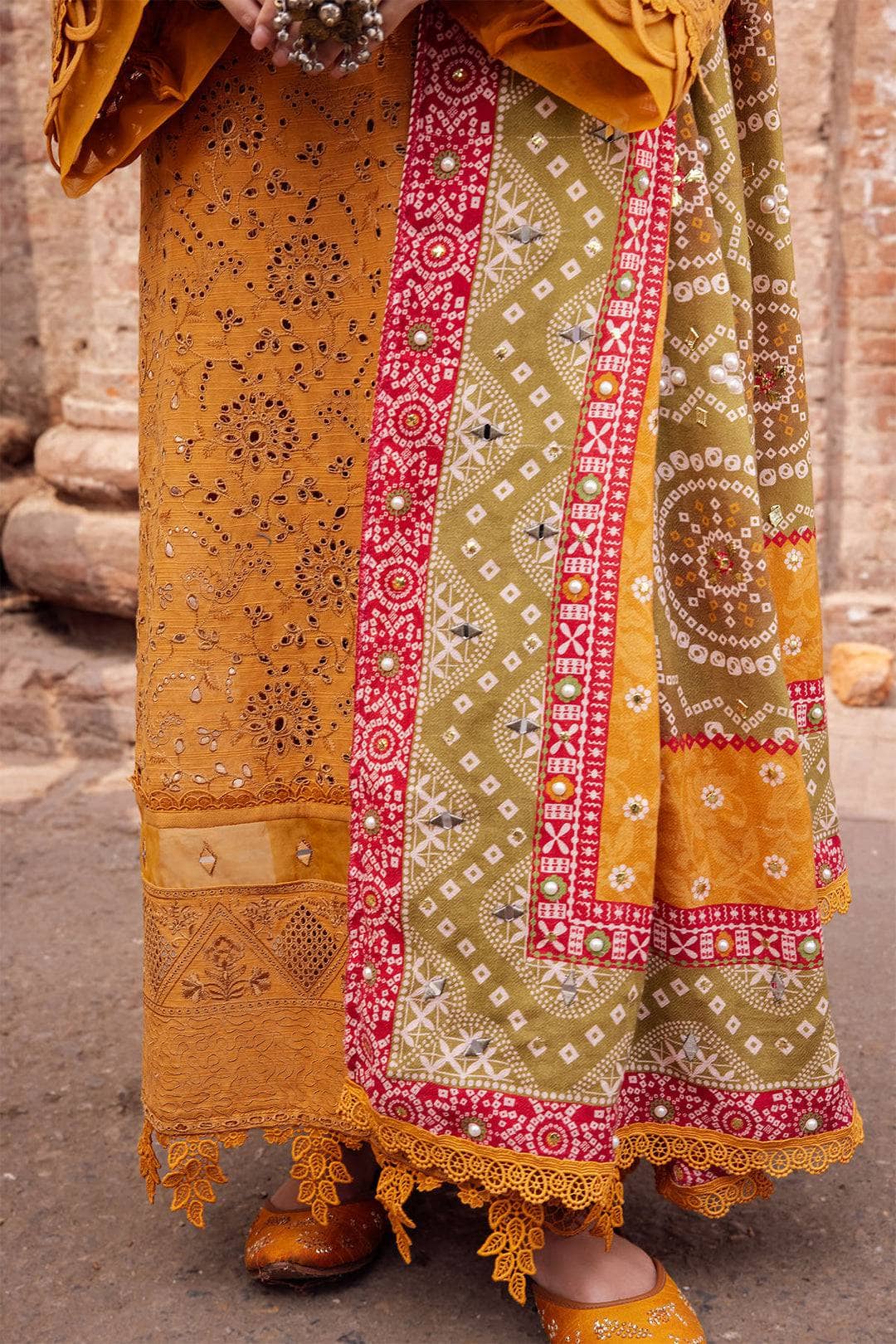 img_nureh_bazaar_chikankari_khaddar_awwal_boutique