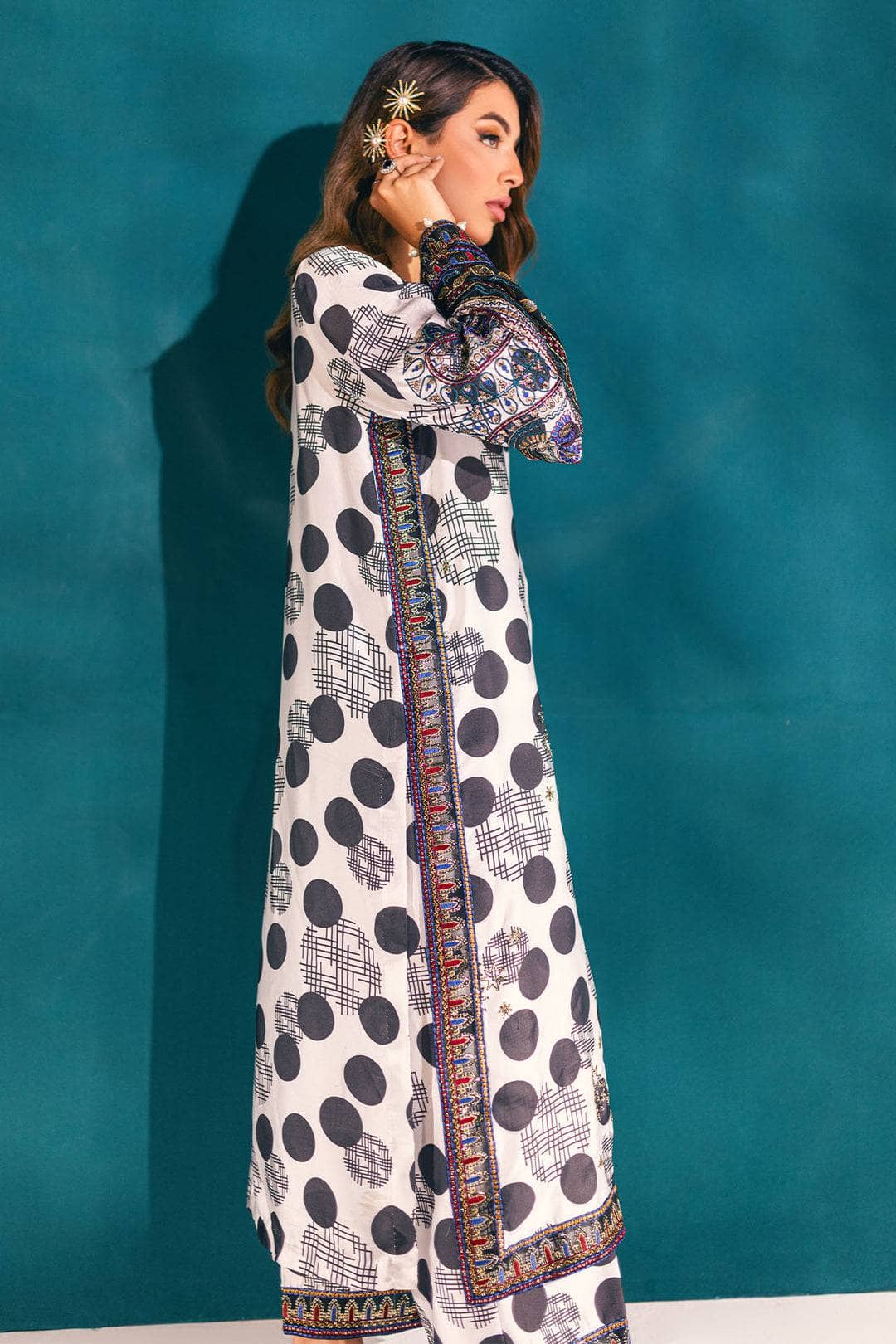 img_nureh_silk_awwal_boutique