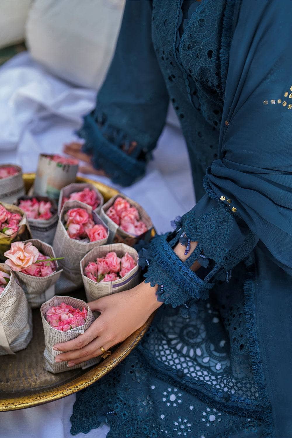 img_nureh_dhoop_kinaray_lawn_24_awwal_boutique