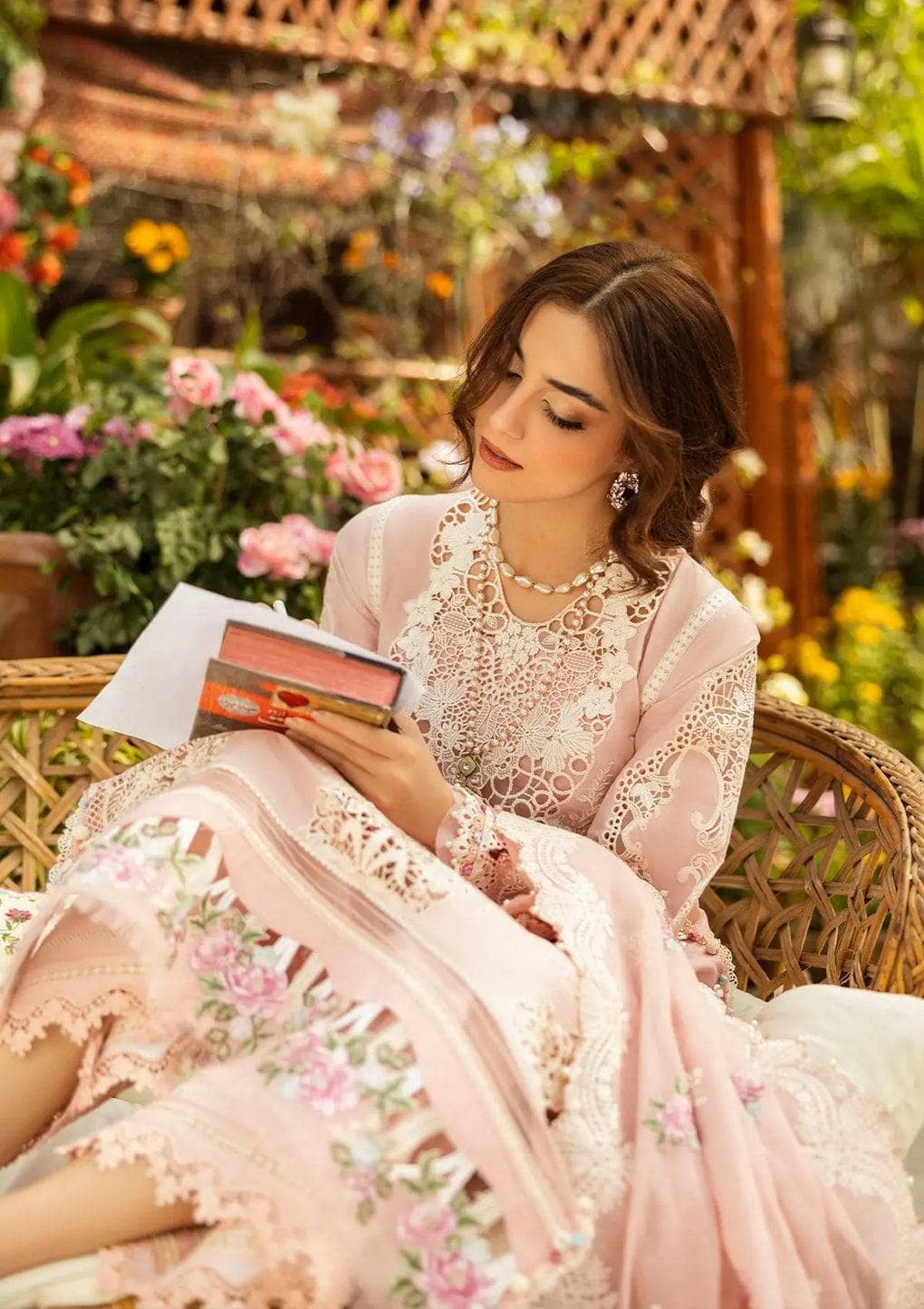 img_elaf_chikankari_lawn_awwal_boutique