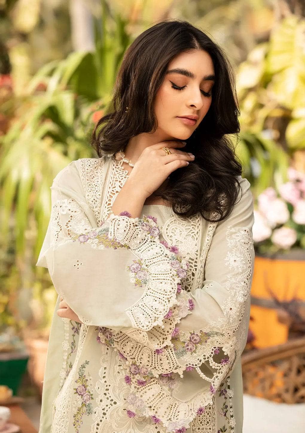 img_elaf_chikankari_lawn_awwal_boutique