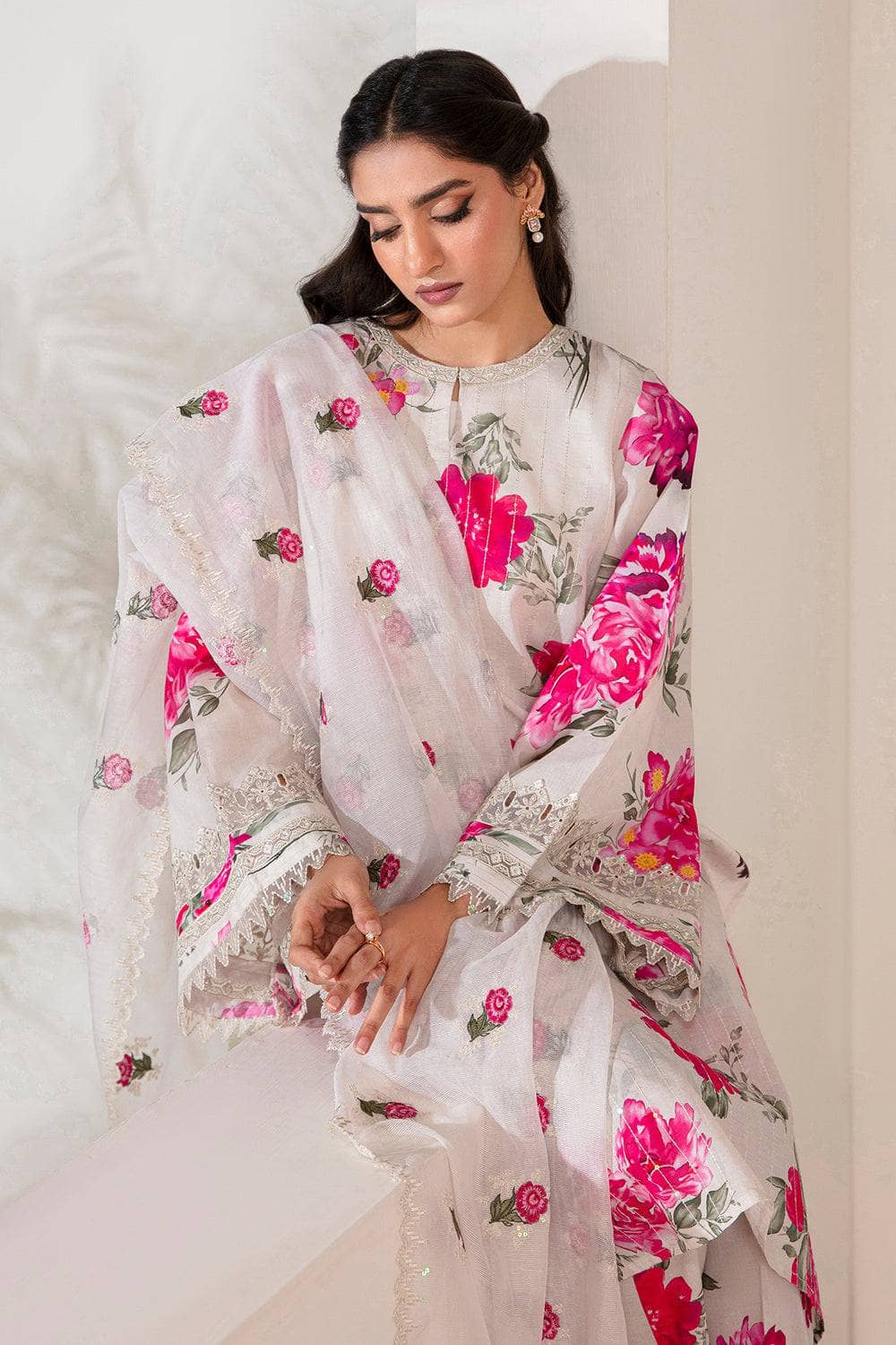 img_baroque_lawn_23_awwal_boutique