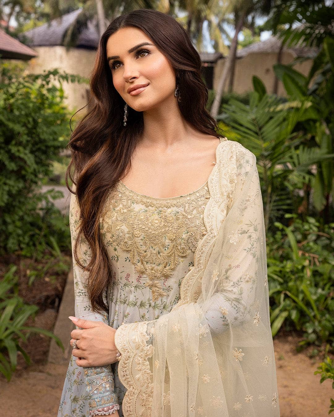 img_faiza_saqlain_lawn_tara_sutaria_awwal_boutique