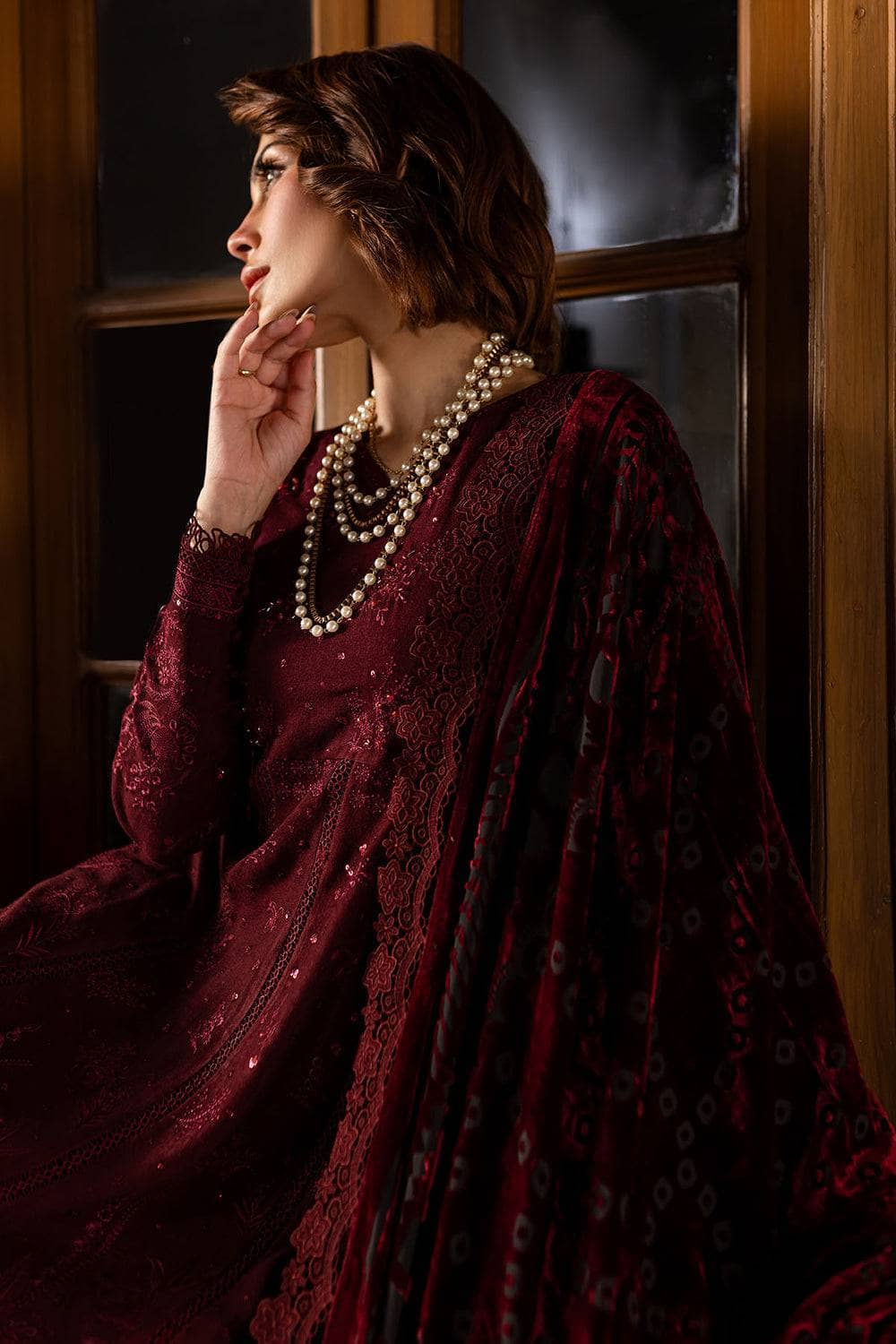 img_nureh_exclsuive_velvet_shawl_collection_awwal_boutique