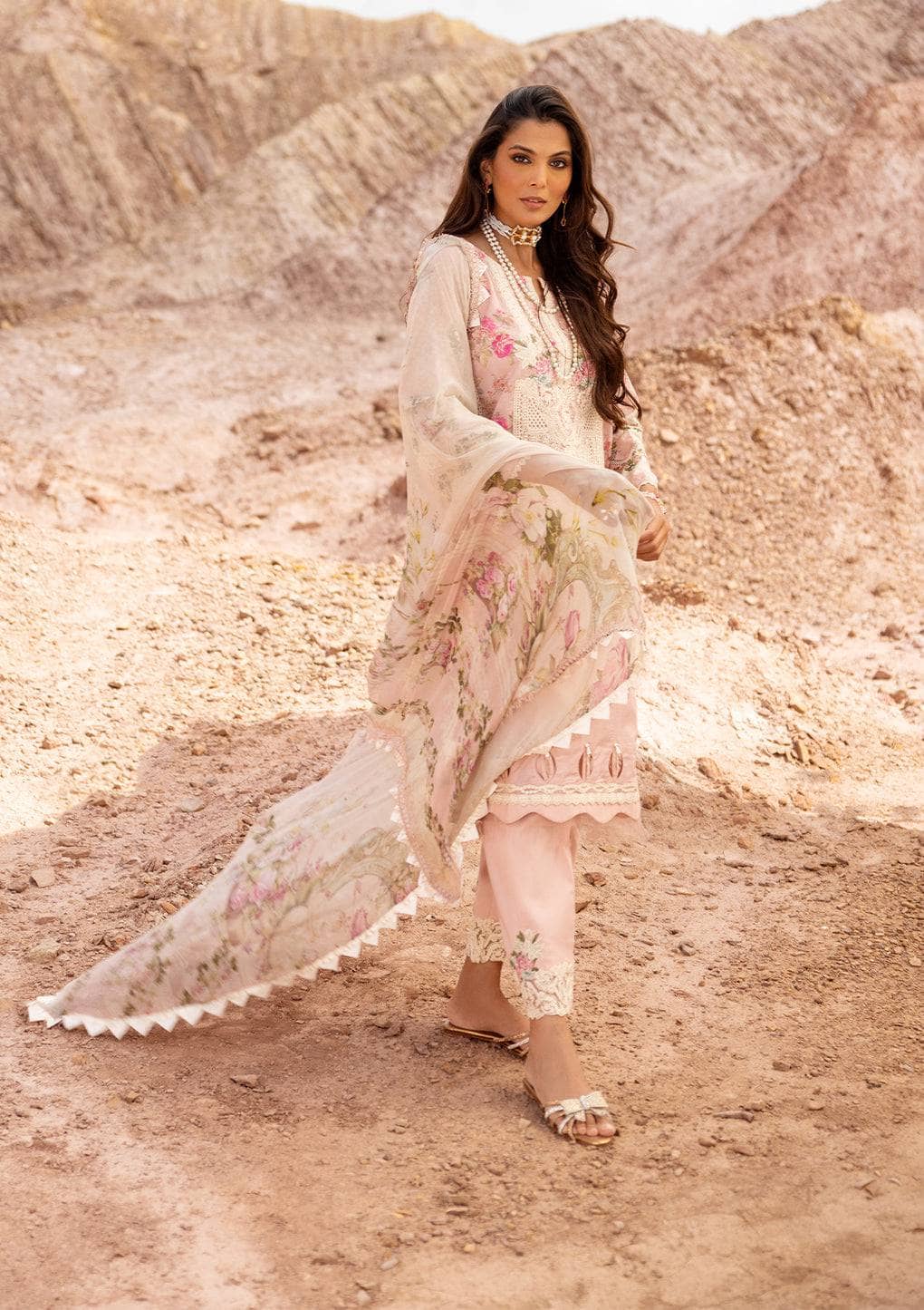 img_elaf_signature_lawn_23_awwal_boutique