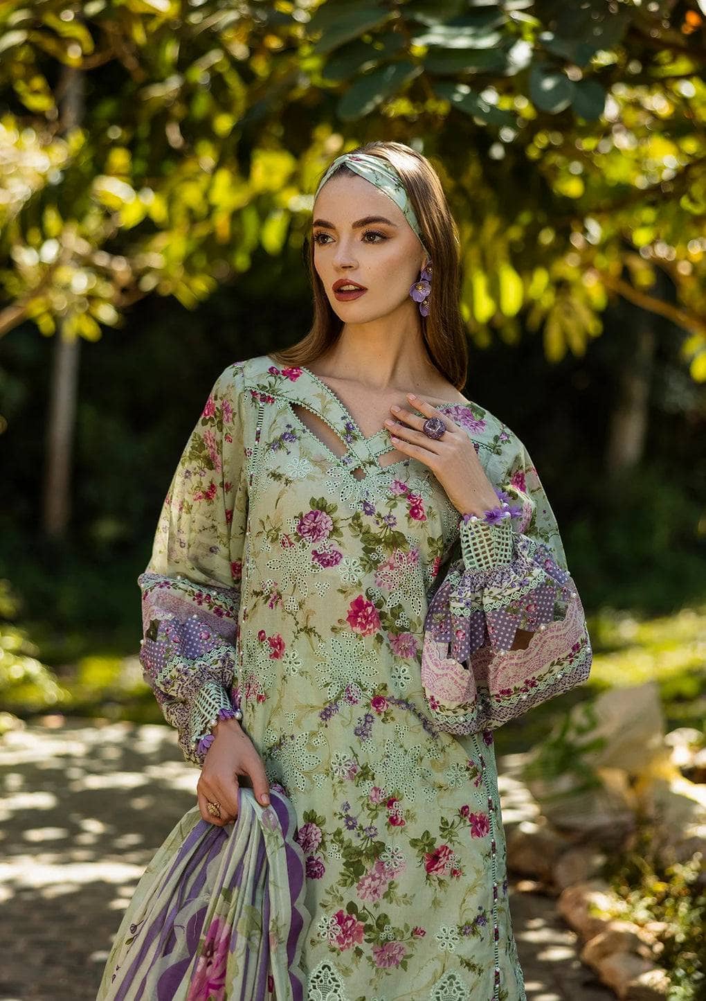 img_elaf_chikankari_awwal_boutique