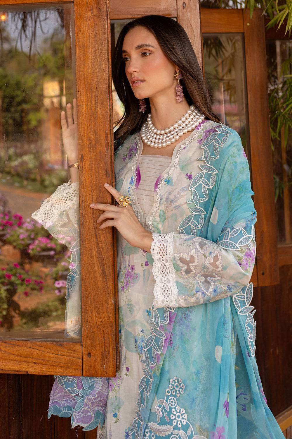 img_nureh_bloom_lawn_awwal_boutique