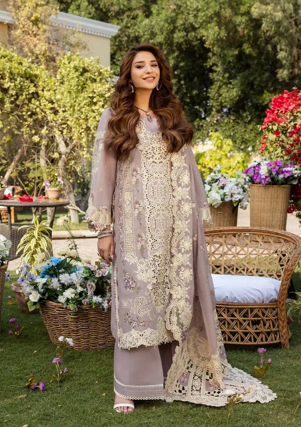 img_elaf_chikankari_lawn_awwal_boutique