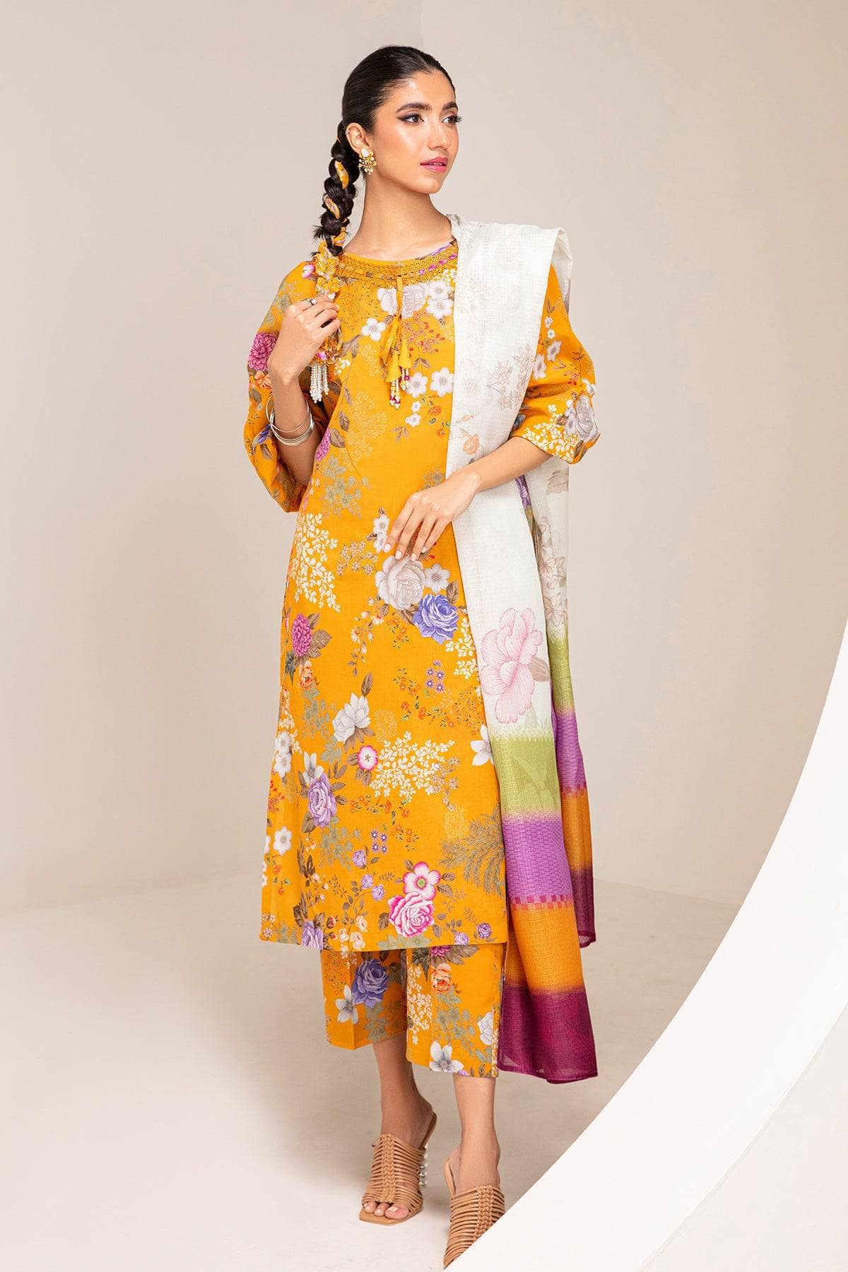 img_baroque_lawn_23_awwal_boutique