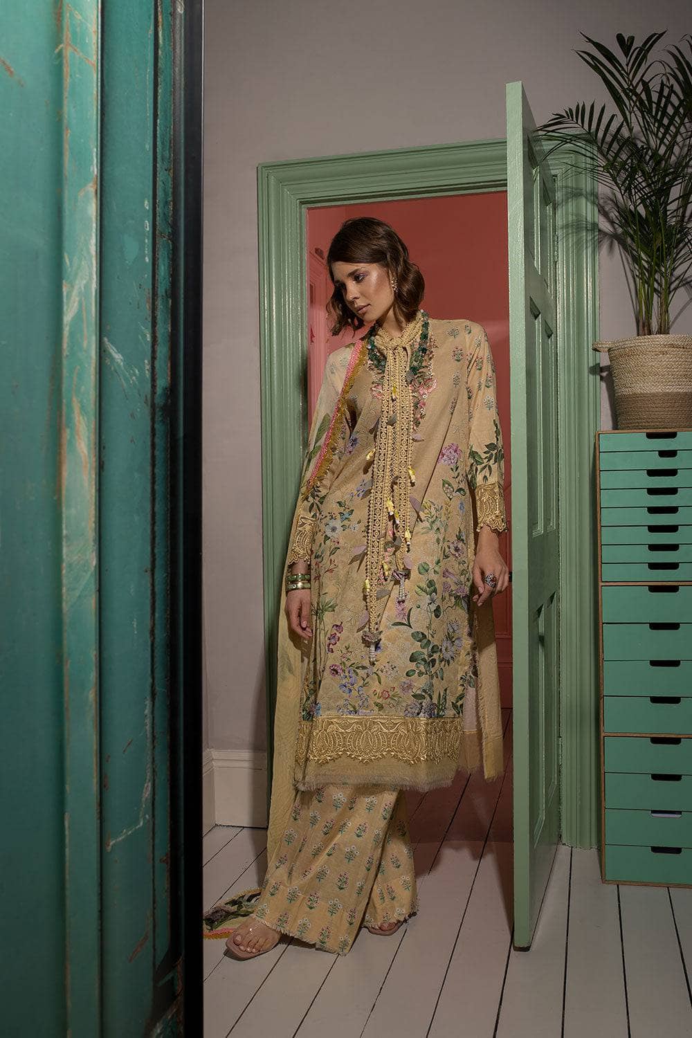 img_sobia_nazir_lawn_24_awwal_boutique