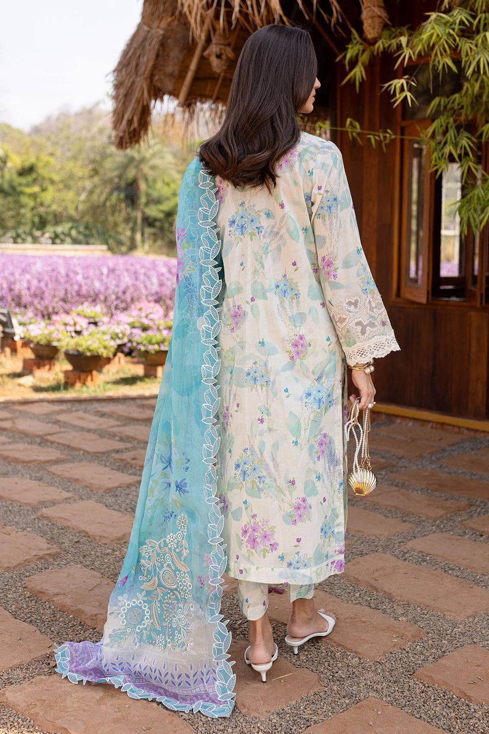 img_nureh_bloom_lawn_awwal_boutique