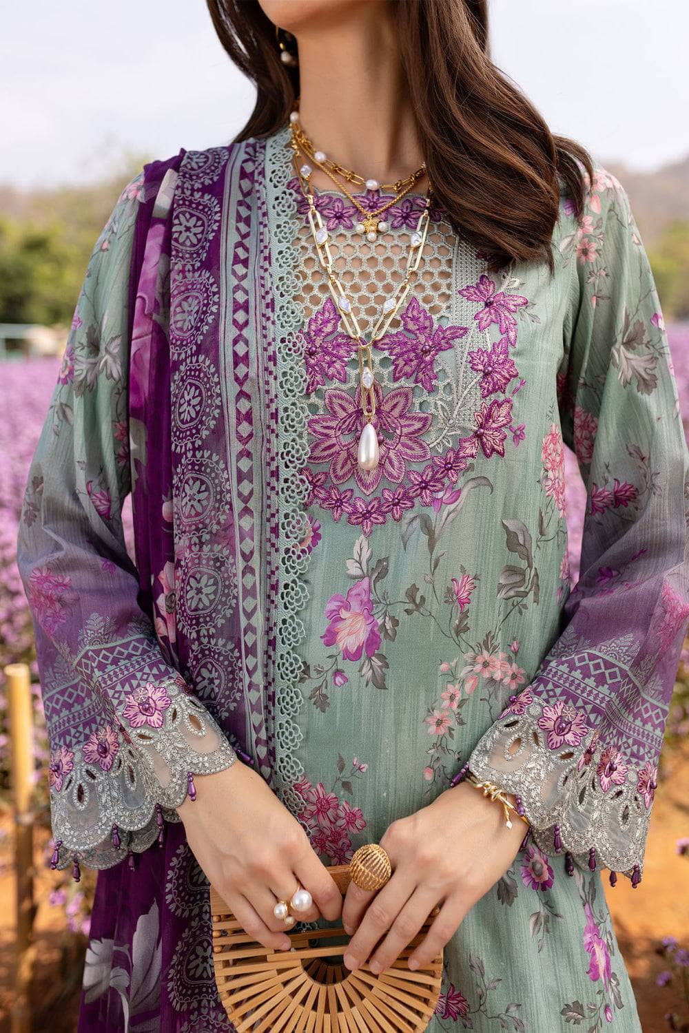 img_nureh_bloom_lawn_awwal_boutique