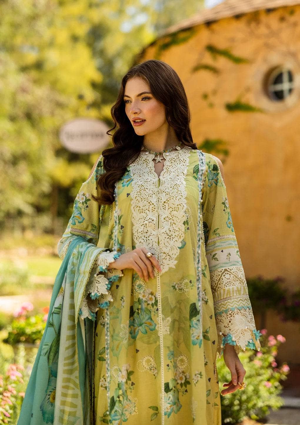 img_elaf_chikankari_awwal_boutique