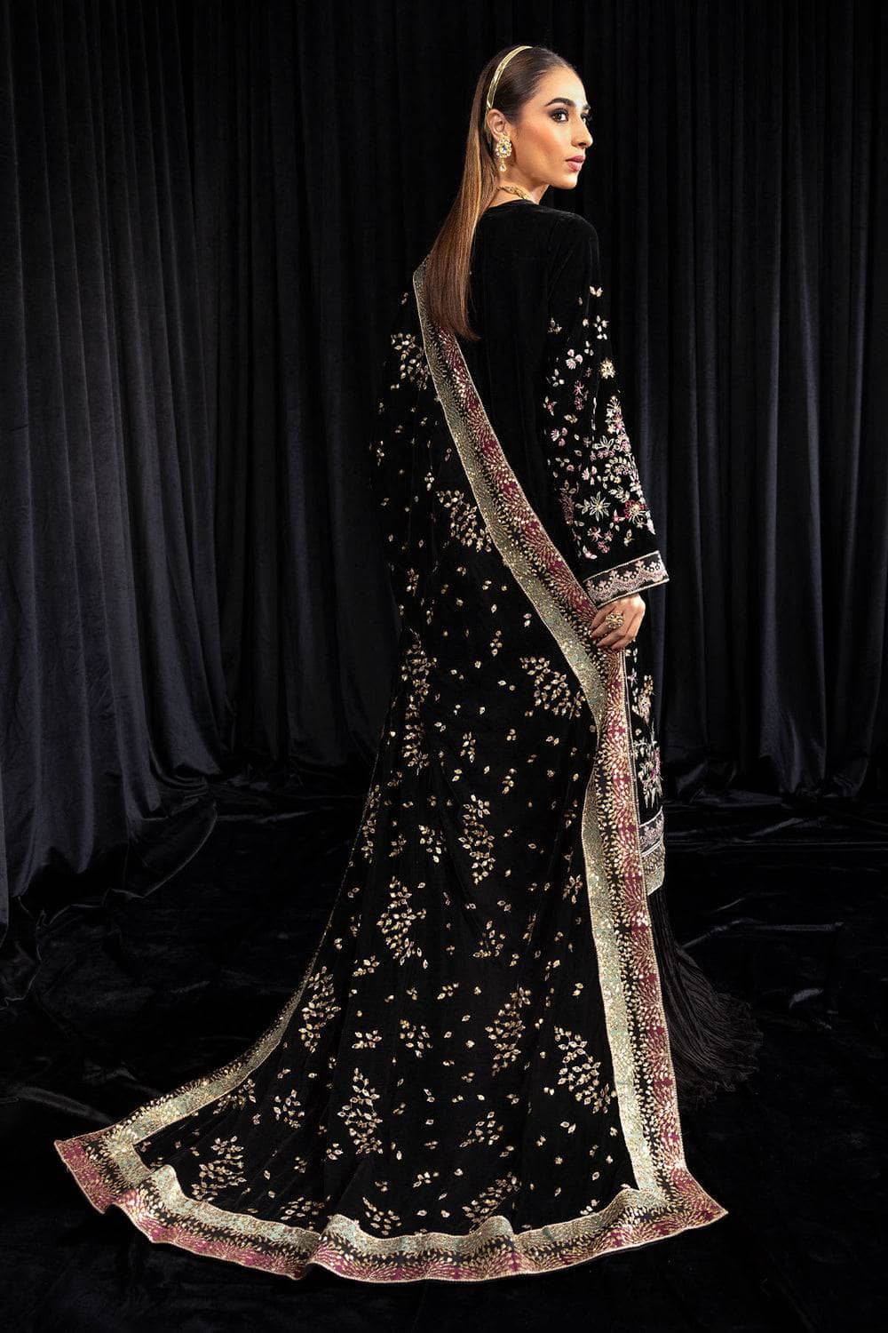 img_nureh_maya_velvet_awwal_boutique