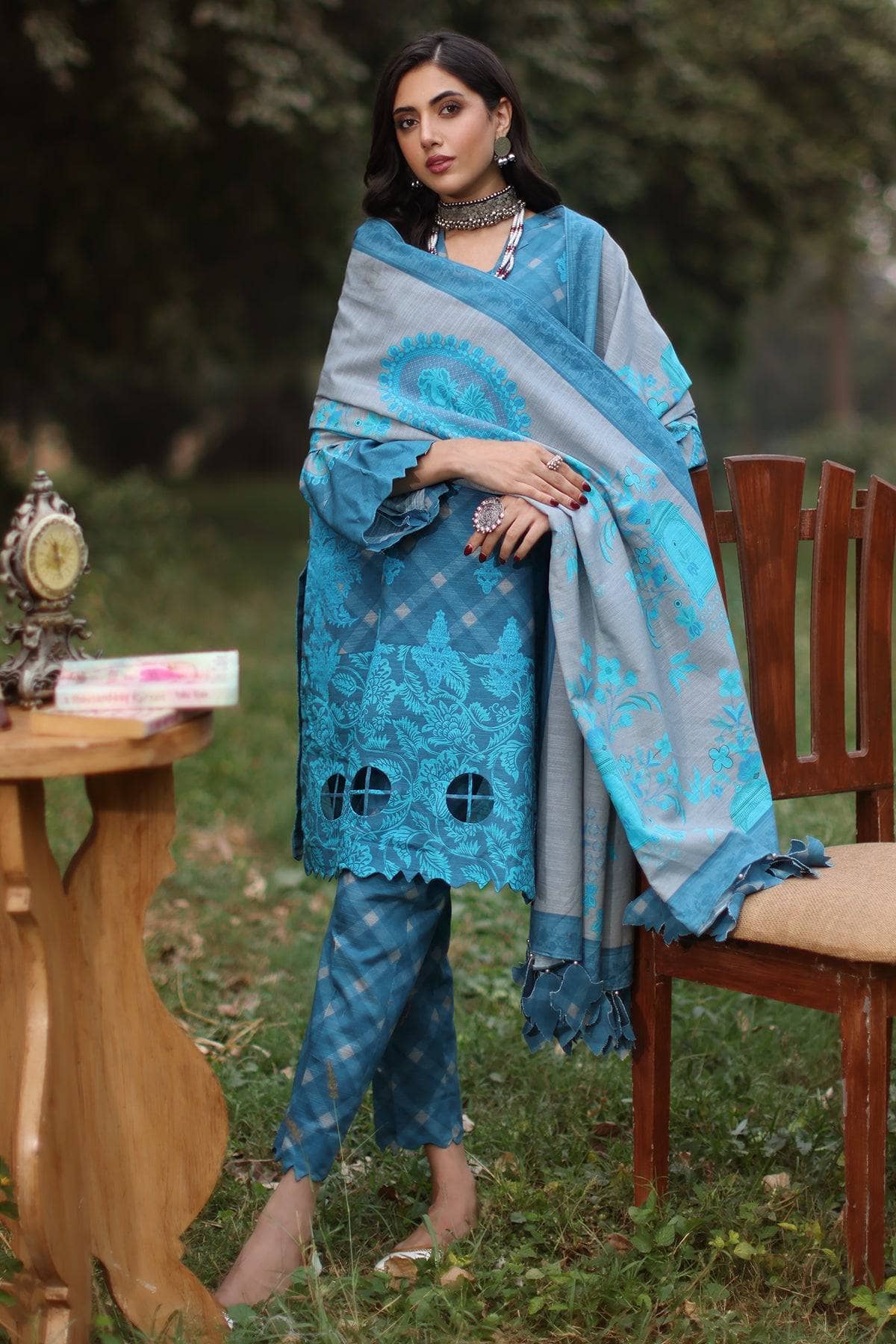 img_charizma_c_prints_fall_khaddar_awwal_boutique