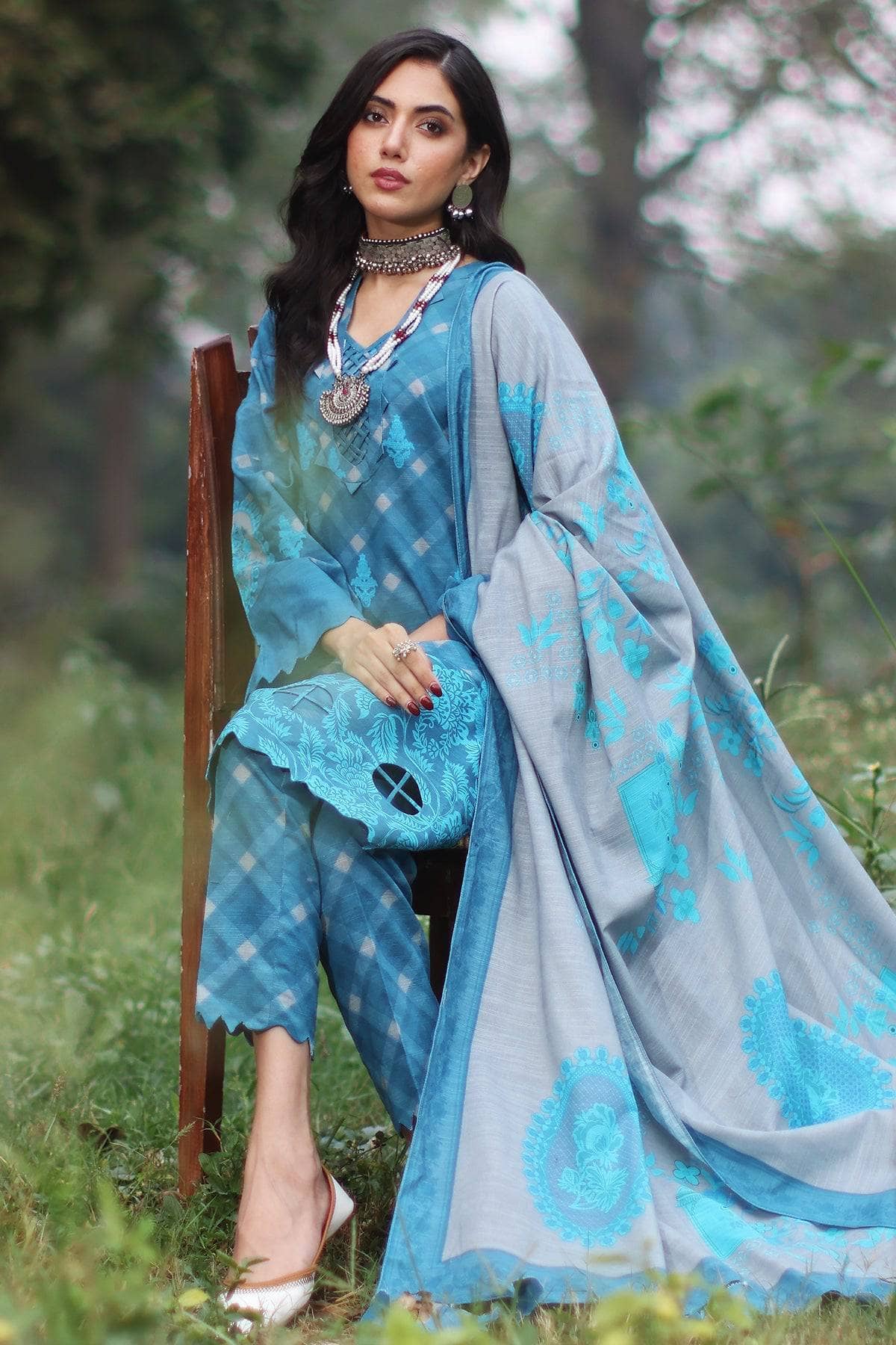 img_charizma_c_prints_fall_khaddar_awwal_boutique