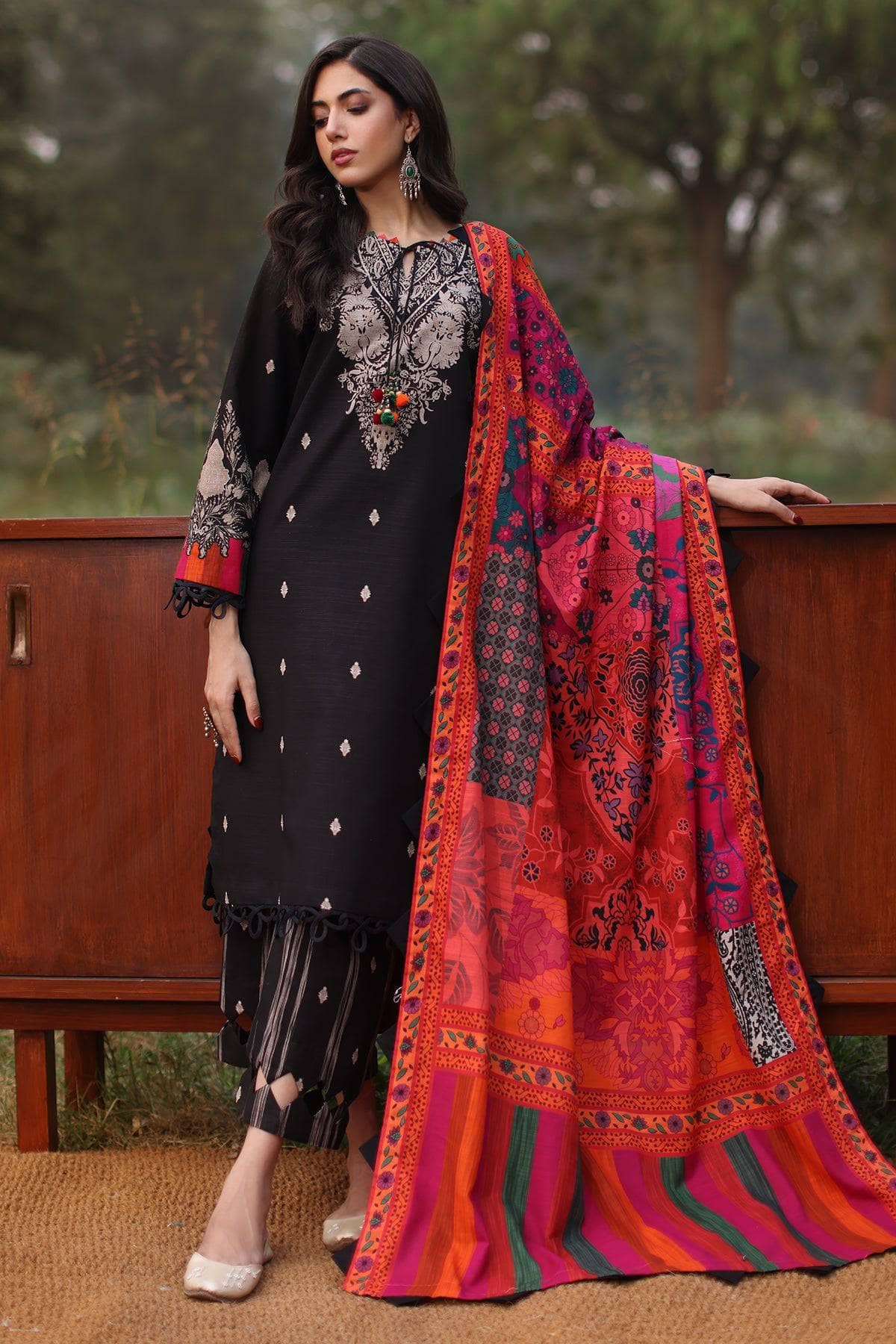 img_charizma_c_prints_fall_khaddar_awwal_boutique