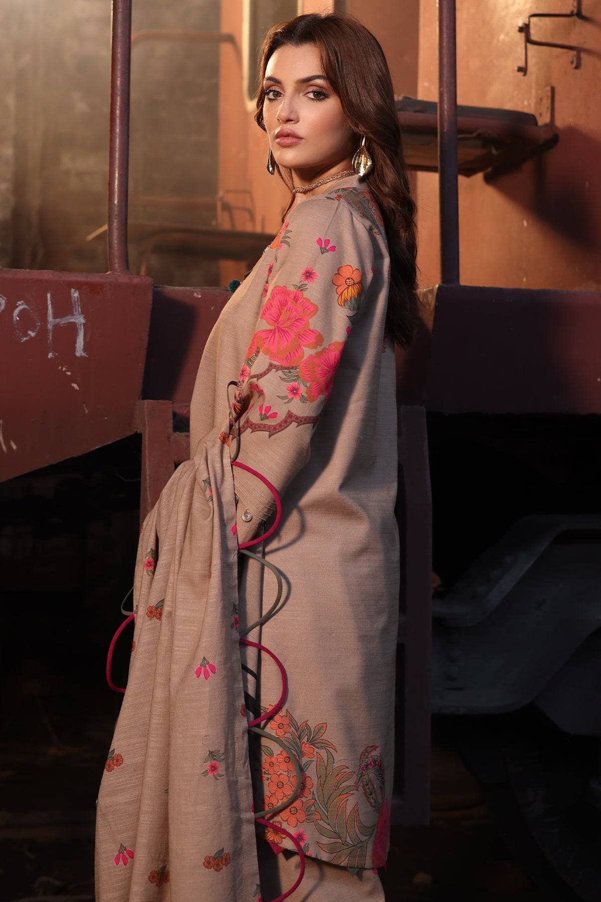 img_charizma_fall_khaddar_awwal_boutique