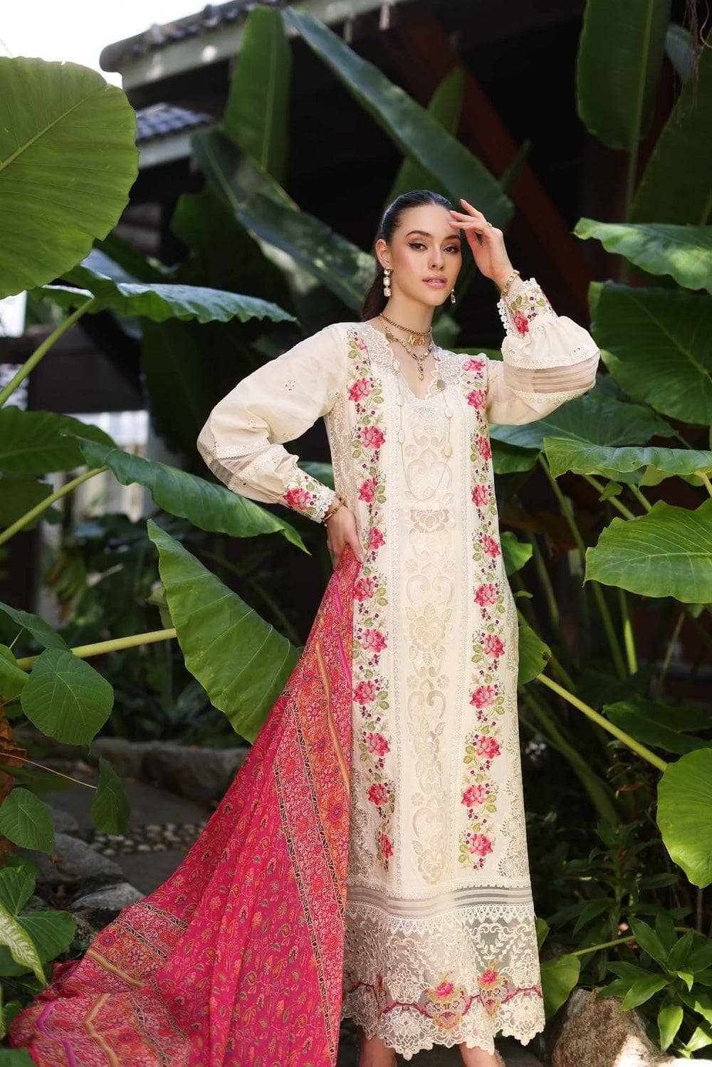 img_saadia_asad_chikankari_lawn_24_awwal_boutique