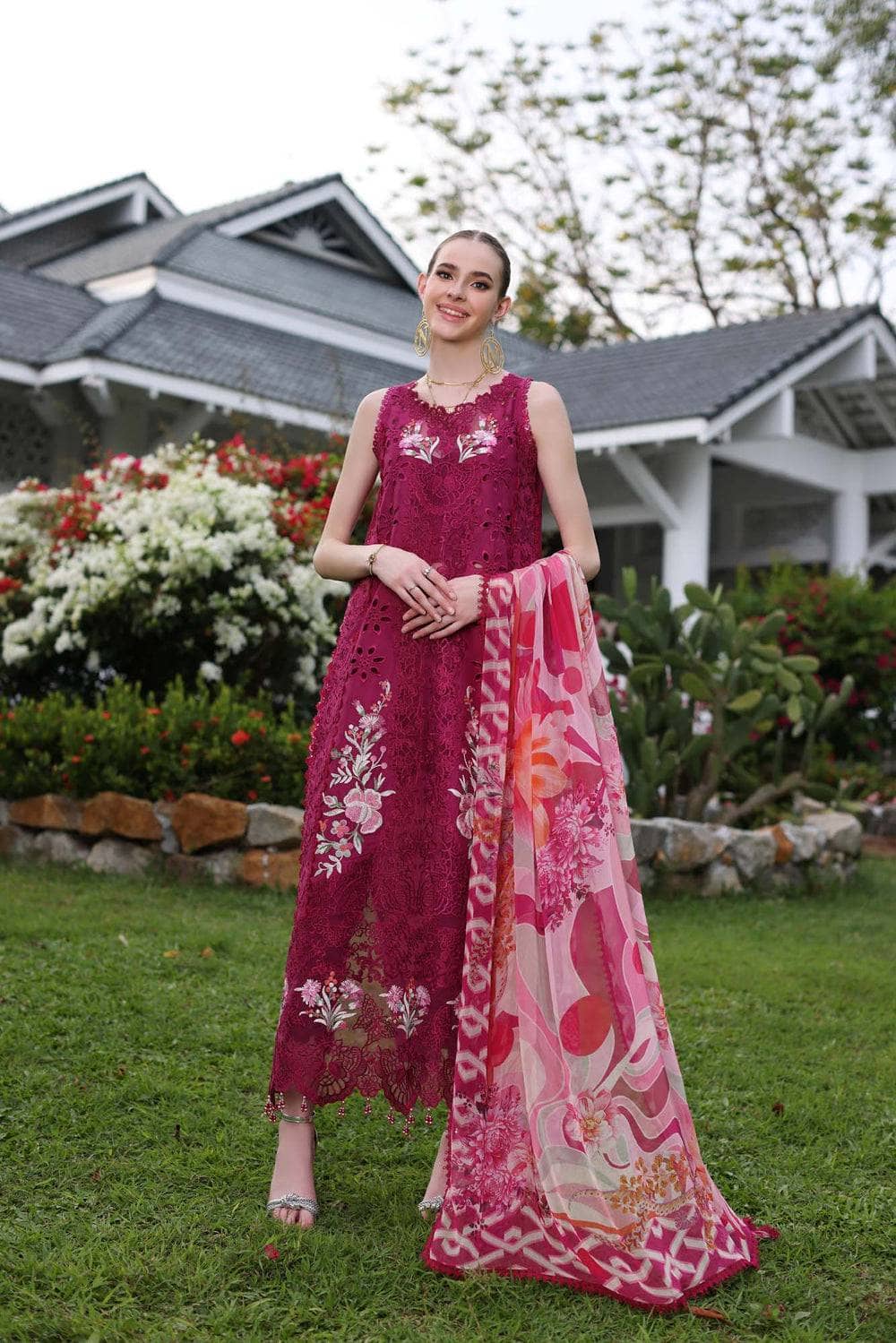 img_saadia_asad_chikankari_lawn_24_awwal_boutique