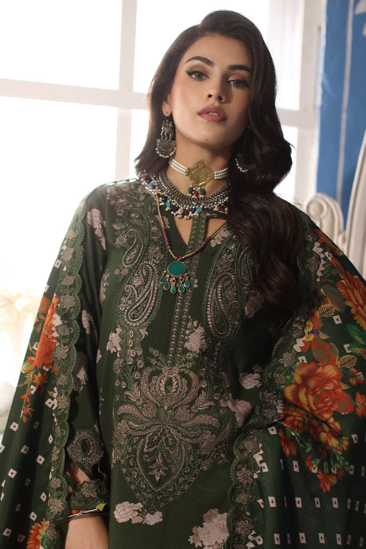 img_charizma_comnination_linen_velvet_palachi_awwal_boutique