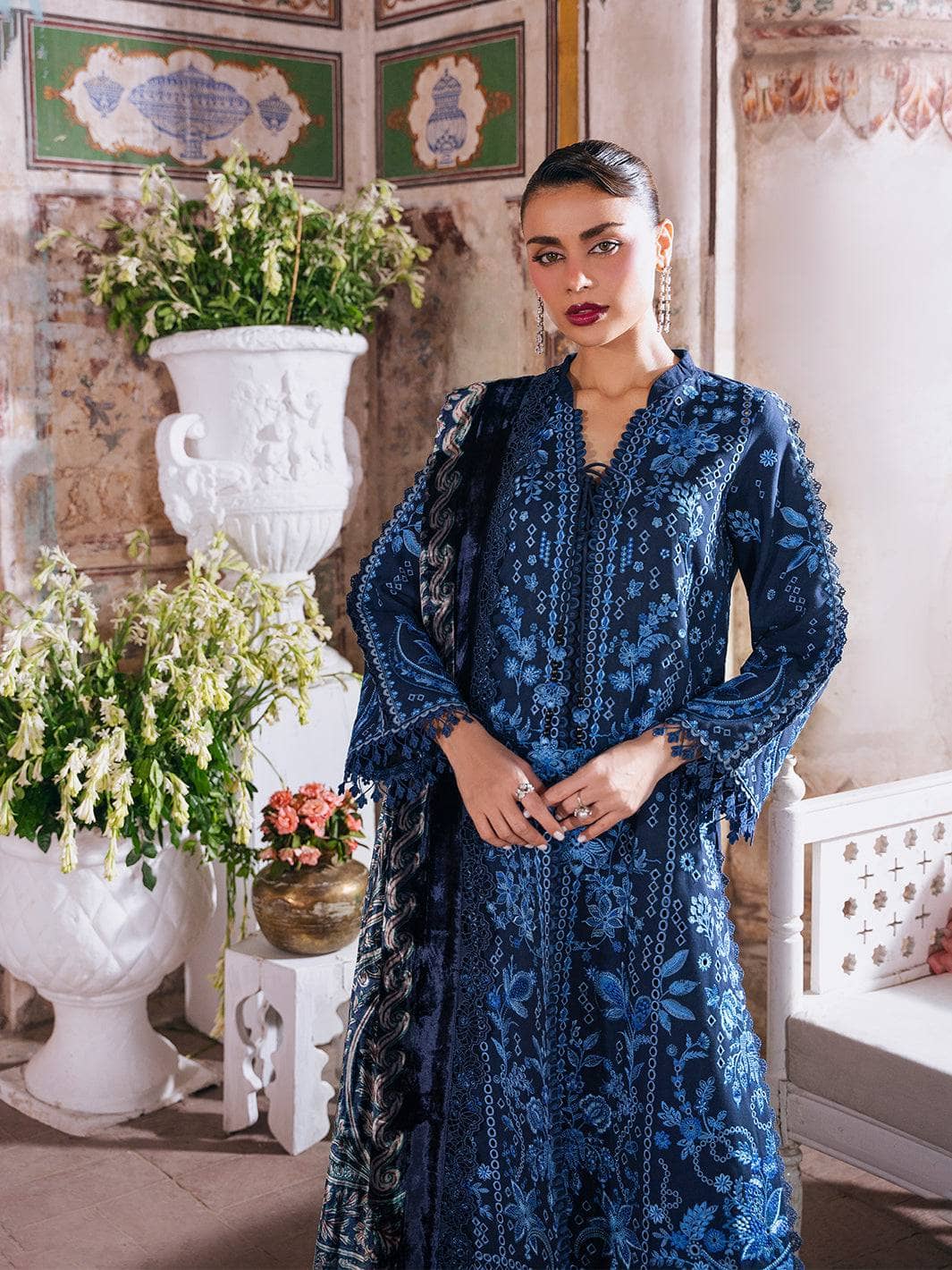 Mahnur Amelia Luxury Winter 26/Velvet Palachi Shawl/Corduroy/Velvet Palachi Shawl/Royal Blue/Am 01