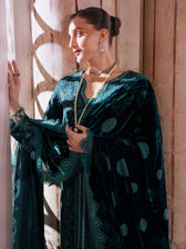 img_mahnur_velvet_palachi_shawl_awwal_boutique