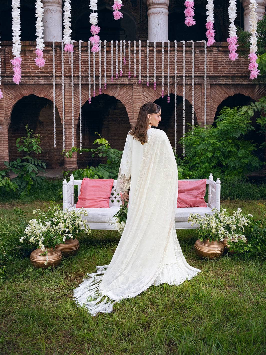 Mahnur Amelia Luxury Winter 26/Velvet Palachi Shawl/Corduroy/Ethereal Ivory/AM 13