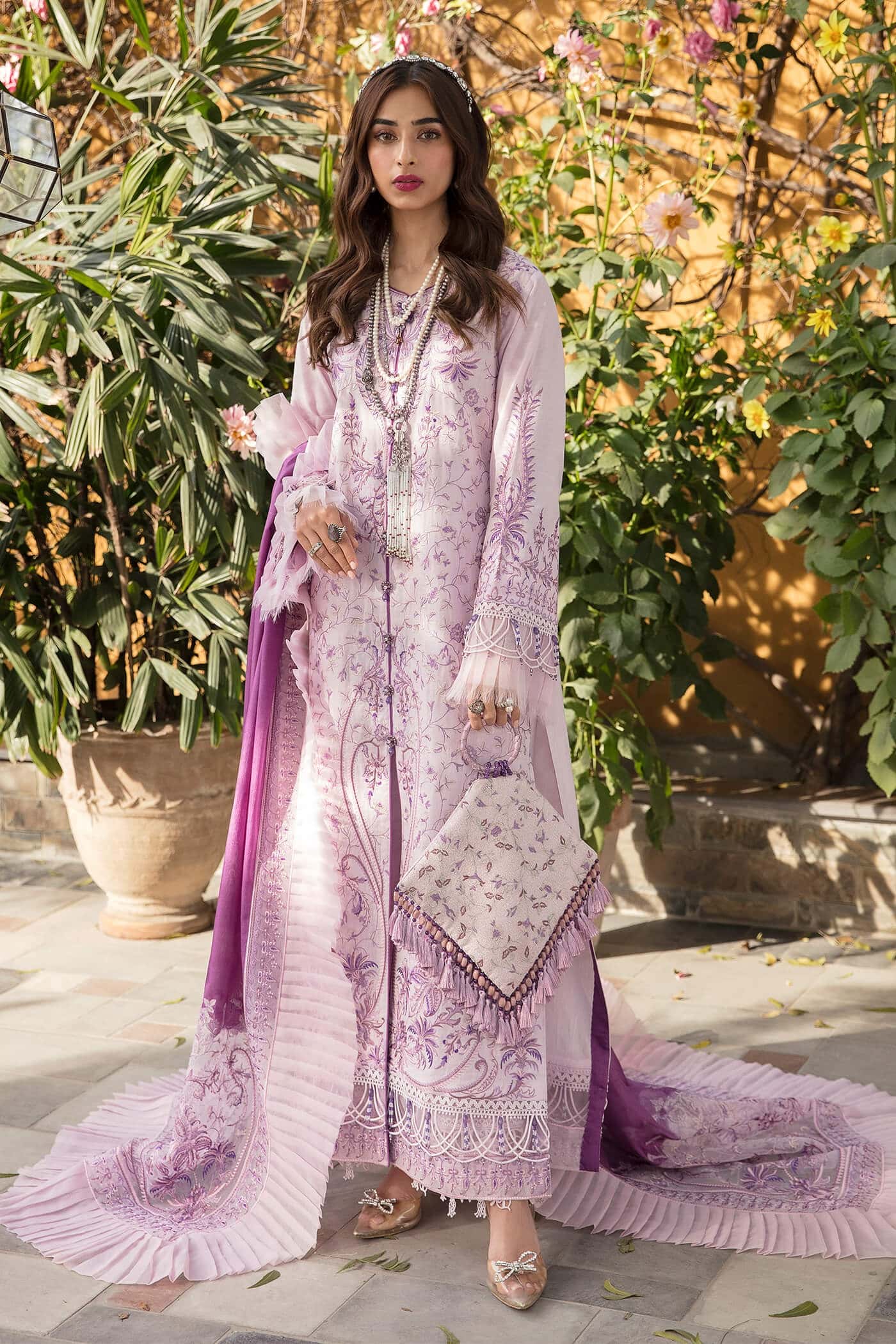 img_nilofer_shahid_luxury_lawn_23_awwal_boutique