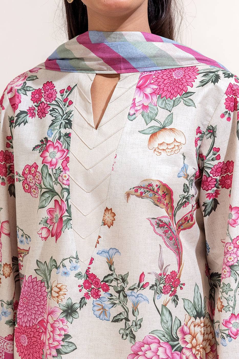 img_beechtree_lawn_awwal_boutique