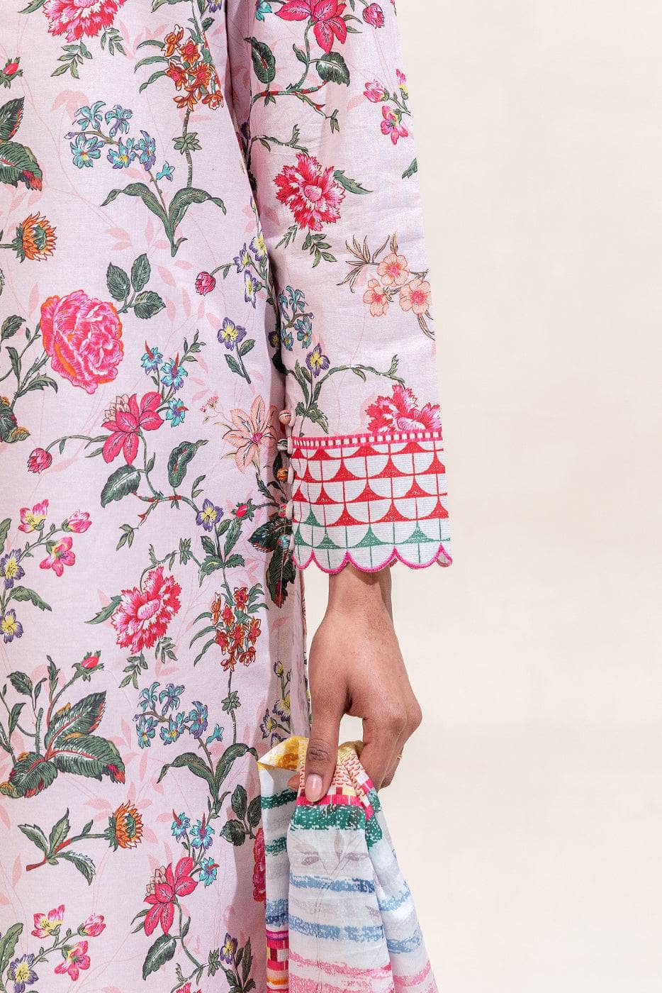 img_beechtree_lawn_awwal_boutique