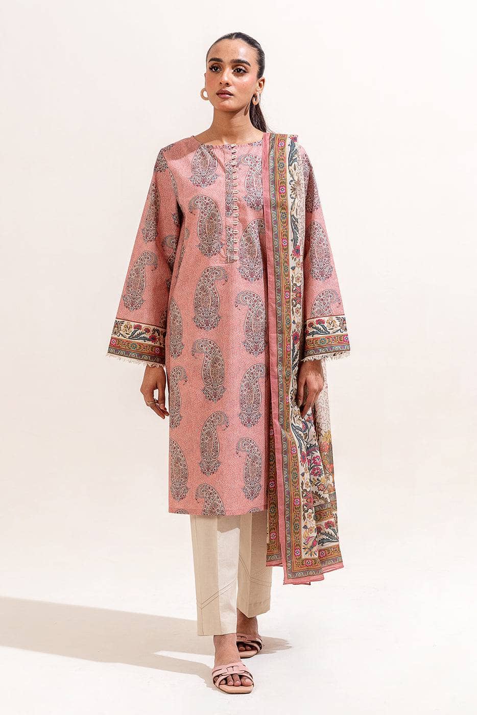 img_beechtree_lawn_awwal_boutique