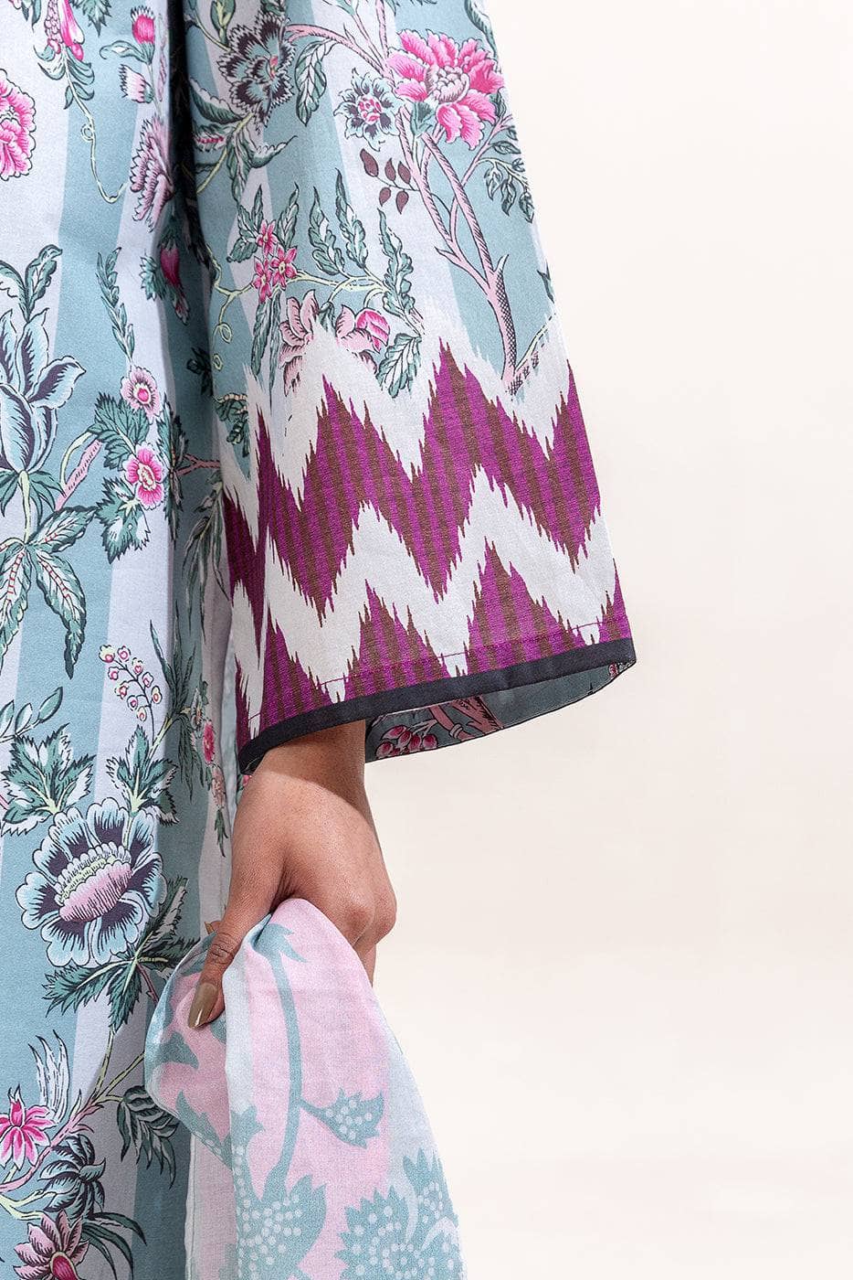 img_beechtree_lawn_awwal_boutique