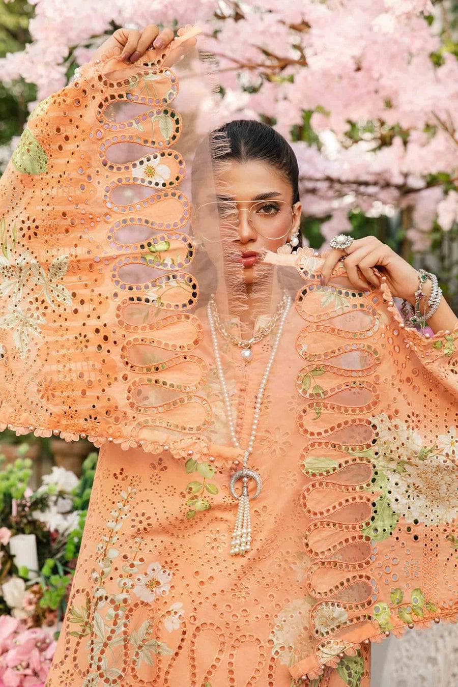 img_maria_b_lawn_awwal_boutique