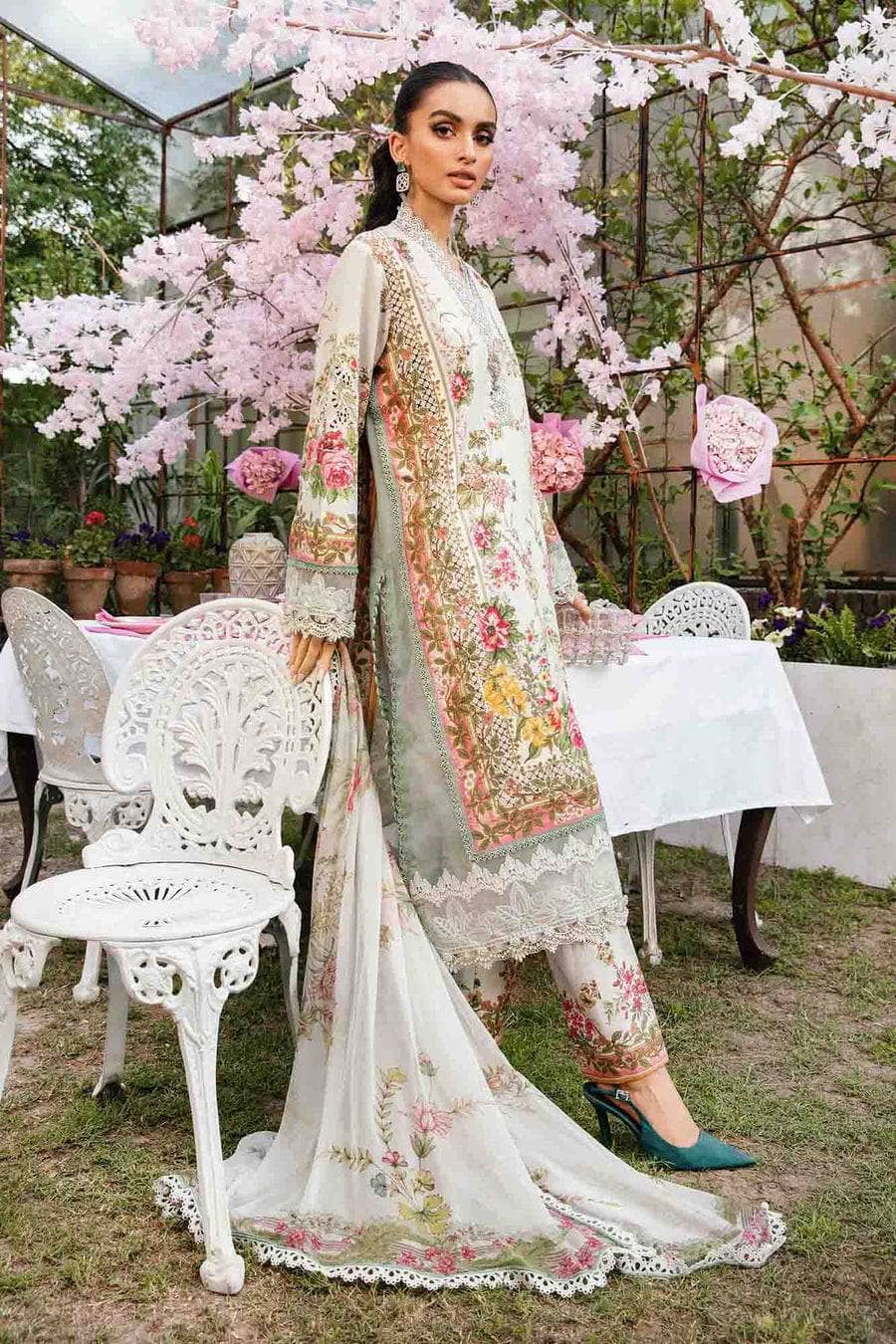 img_maria_b_lawn_awwal_boutique