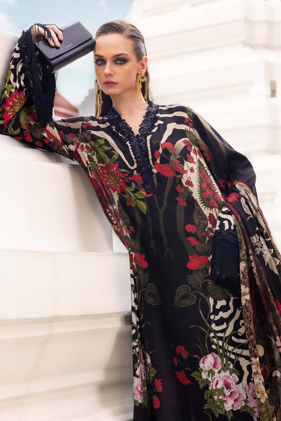 Maria B M Prints 25/Vol 2/10B/Winter Edit/Black/Embroideried Linen/Silk Dupatta