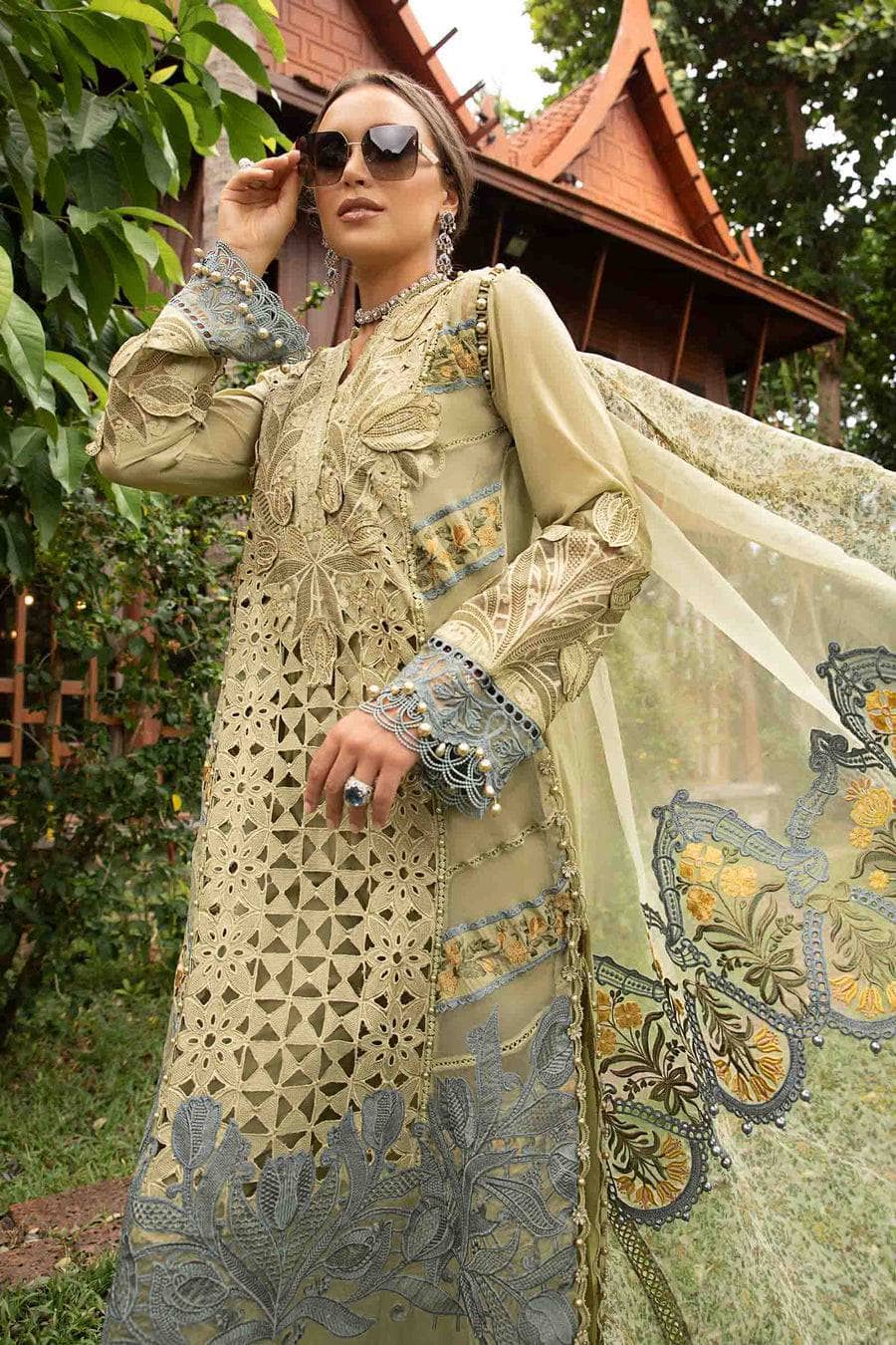 img_maria_b_eid_lawn_awwal_boutique