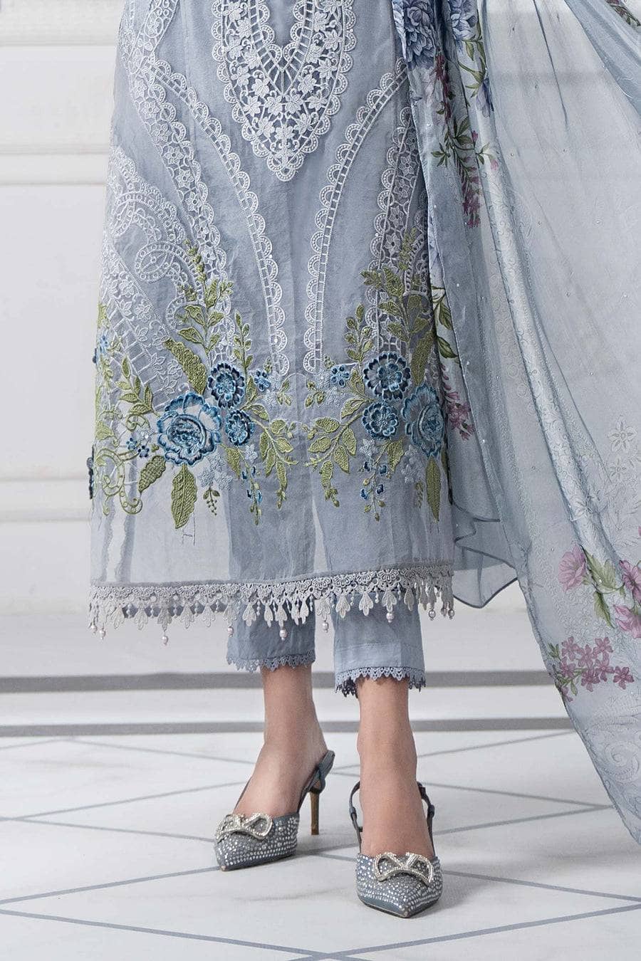 img_maria_b_lawn_awwal_boutique