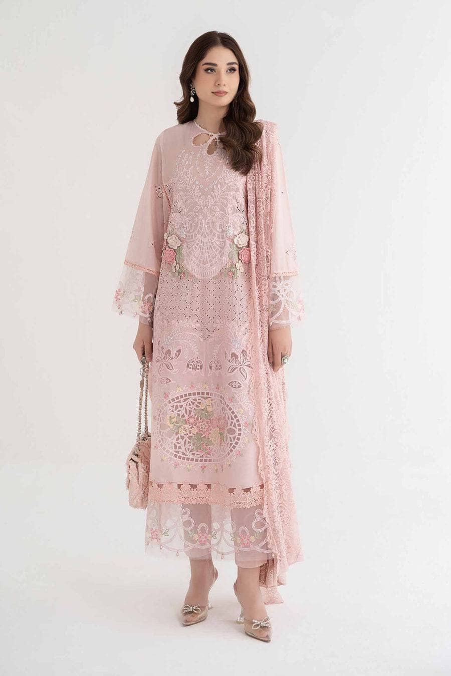 img_maria_b_lawn_24_awwal_boutique